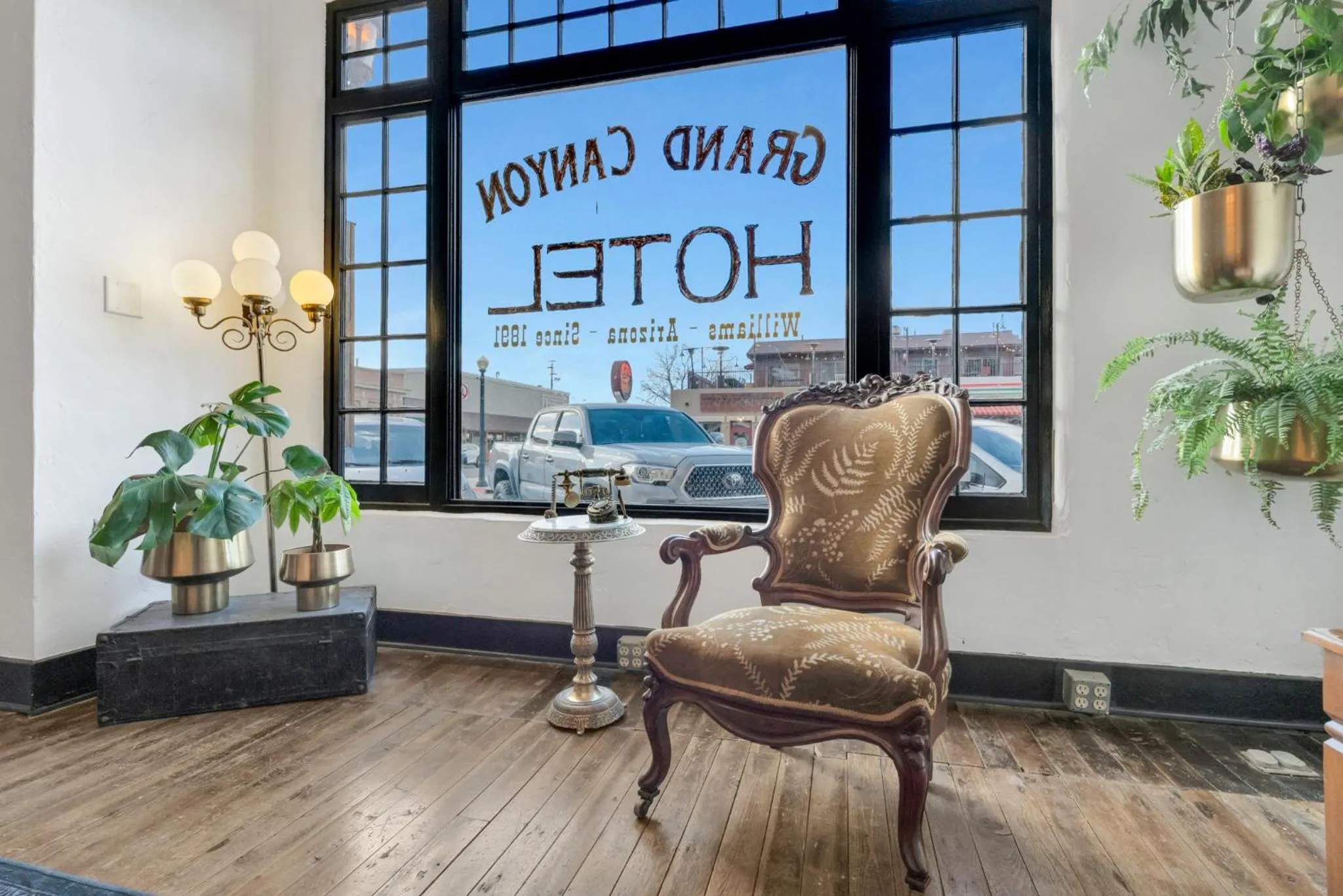 The Historic Grand Canyon Hotel