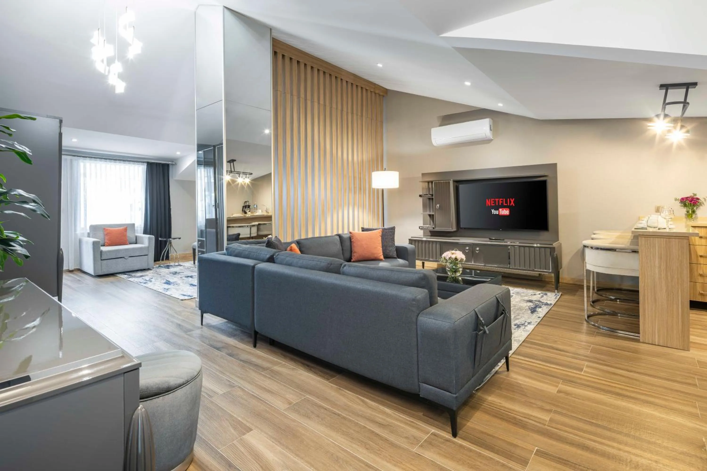 King Suite in The Capri Hotel Osmanbey