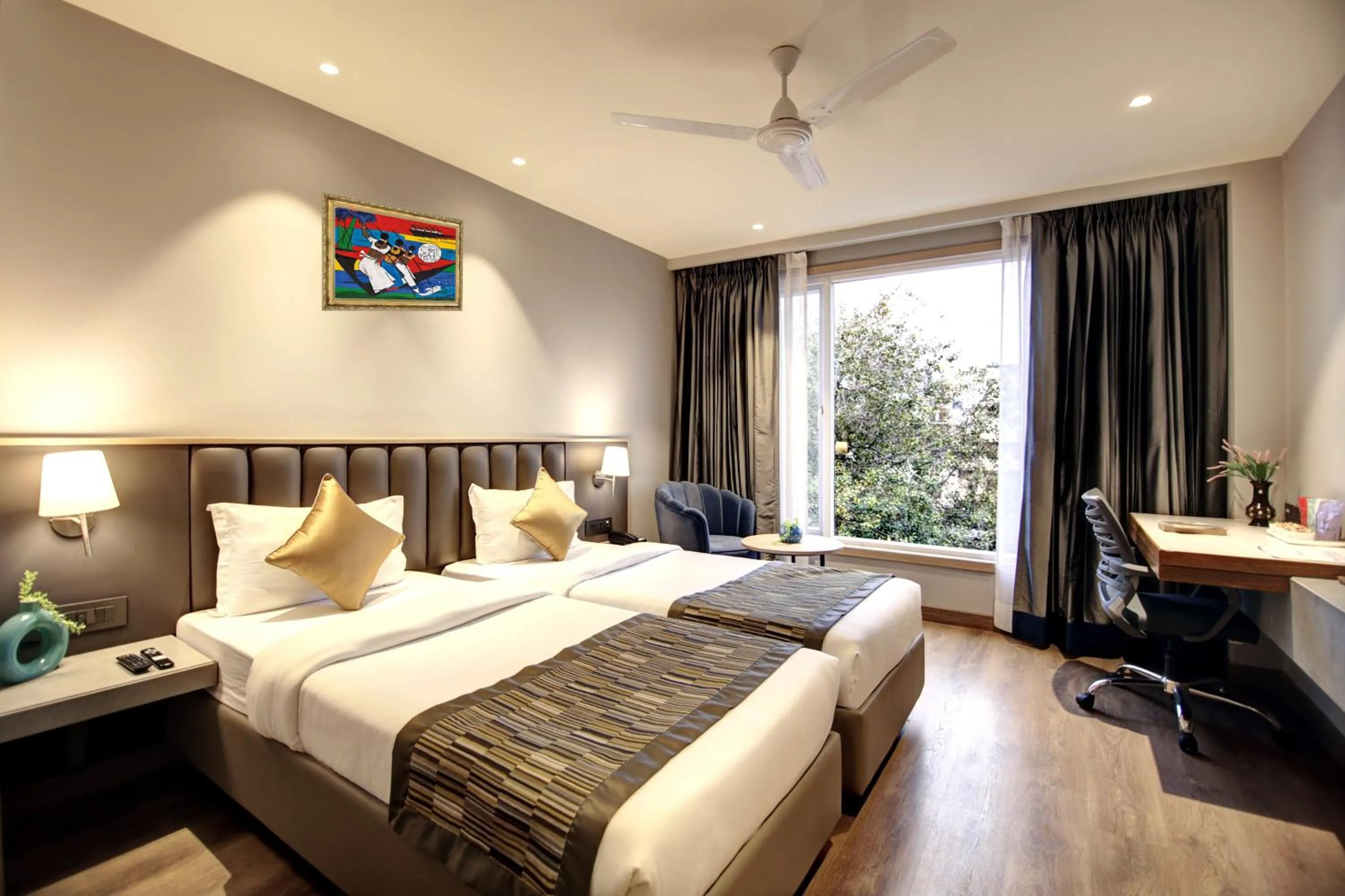 Superior Twin Room in East Park Inn