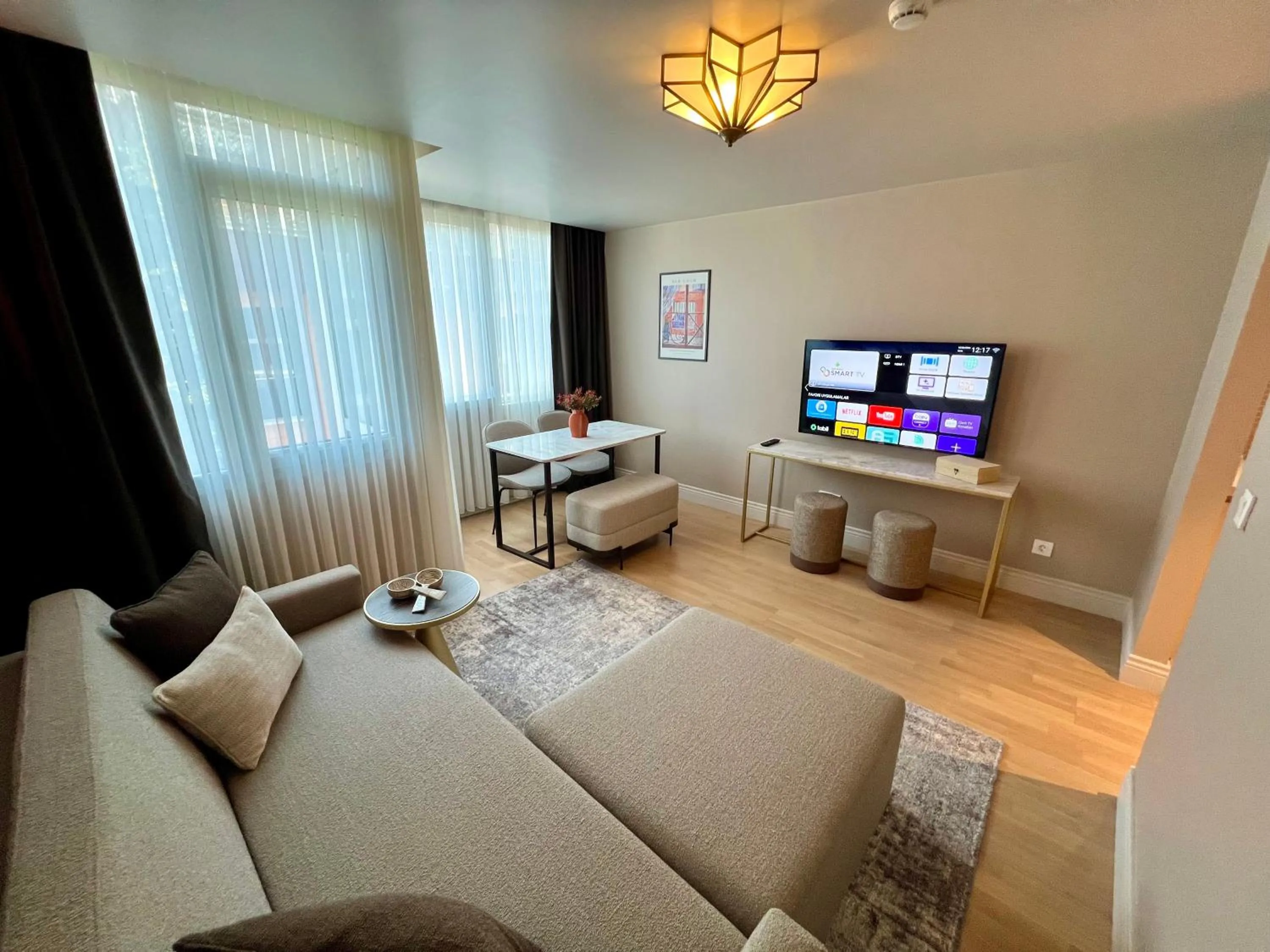 Superior Suite in Weingart Suites Hotel