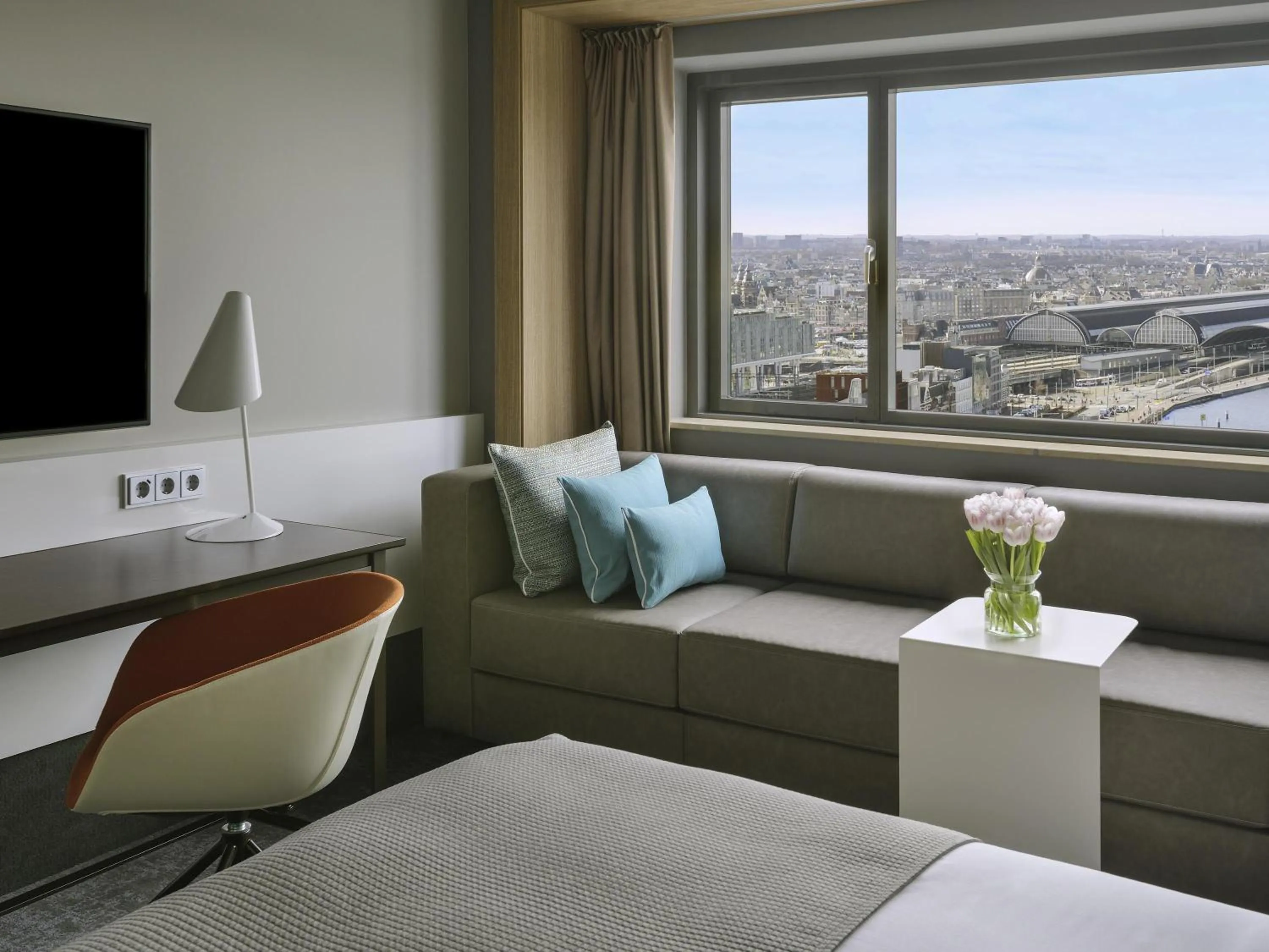 Superior Twin Room with View in Mövenpick Hotel Amsterdam City Centre