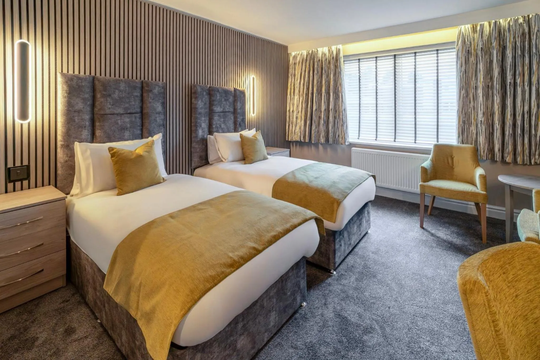 Standard Twin Room in Daresbury Park Hotel