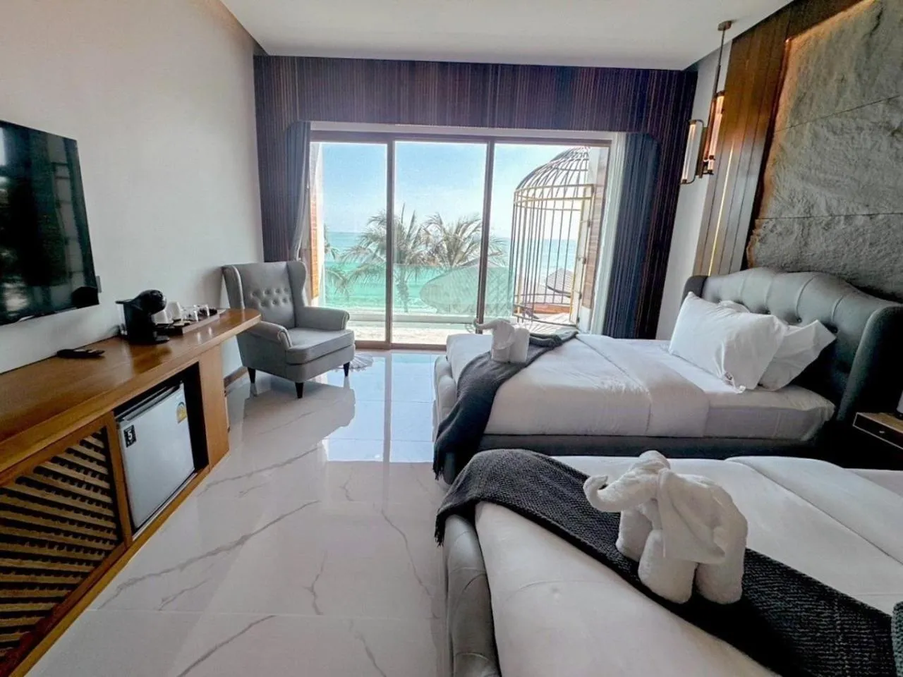 Deluxe Double or Twin Room with Pool Access in Hotel Villa AoKhanom Beachfront