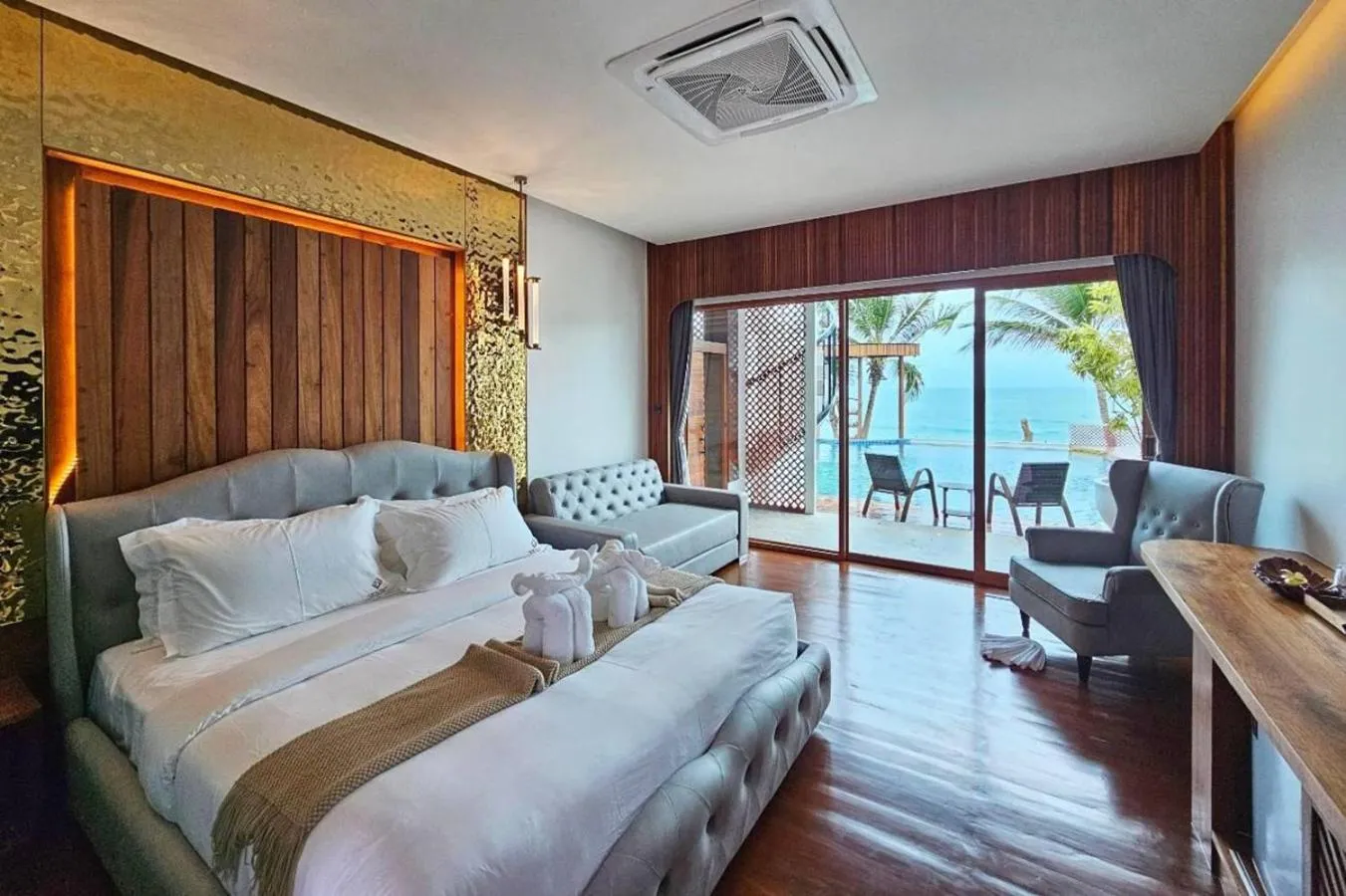 Premier Deluxe Room with Pool Access  in Hotel Villa AoKhanom Beachfront
