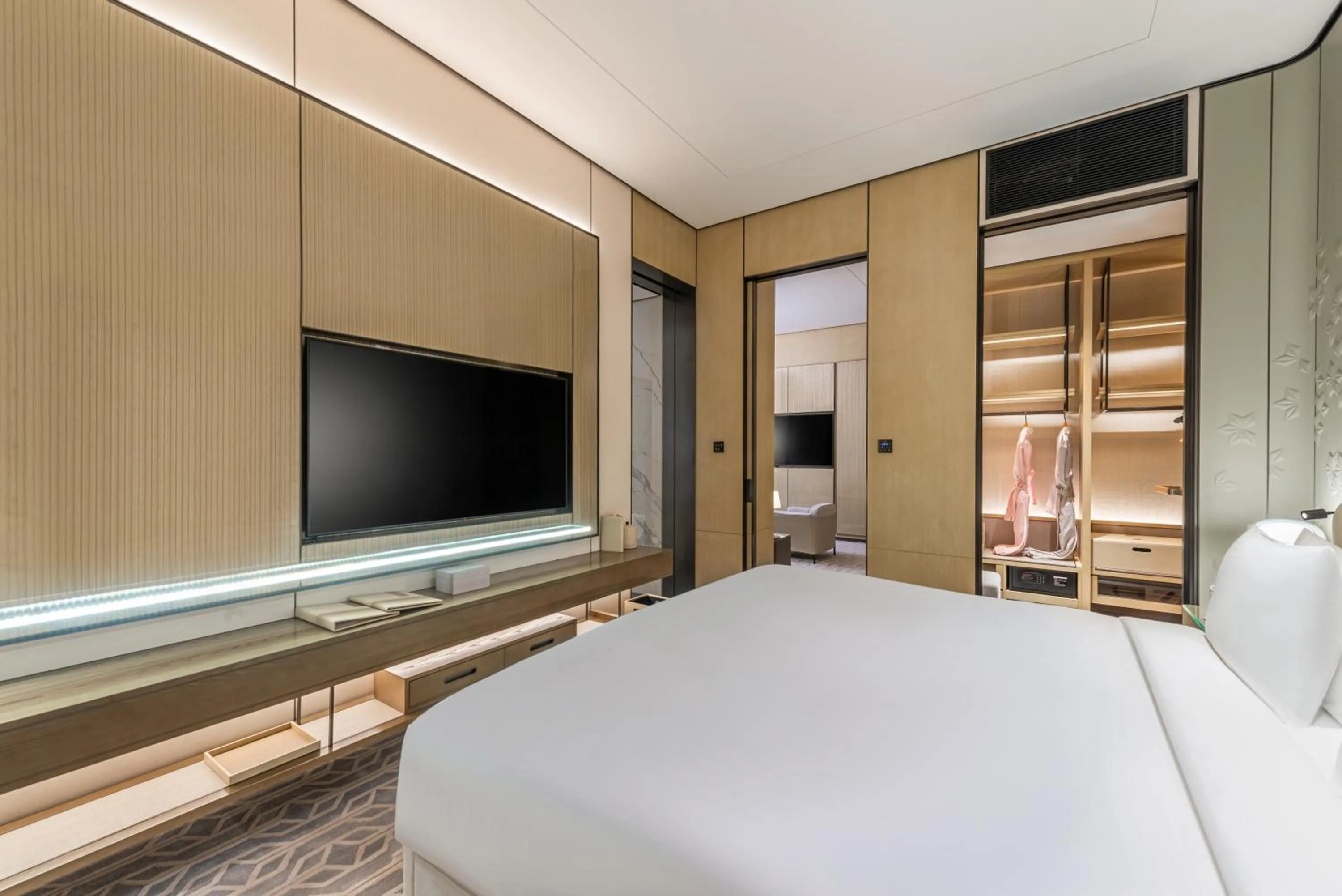 Junior Suite in Narcissus The Royal Hotel