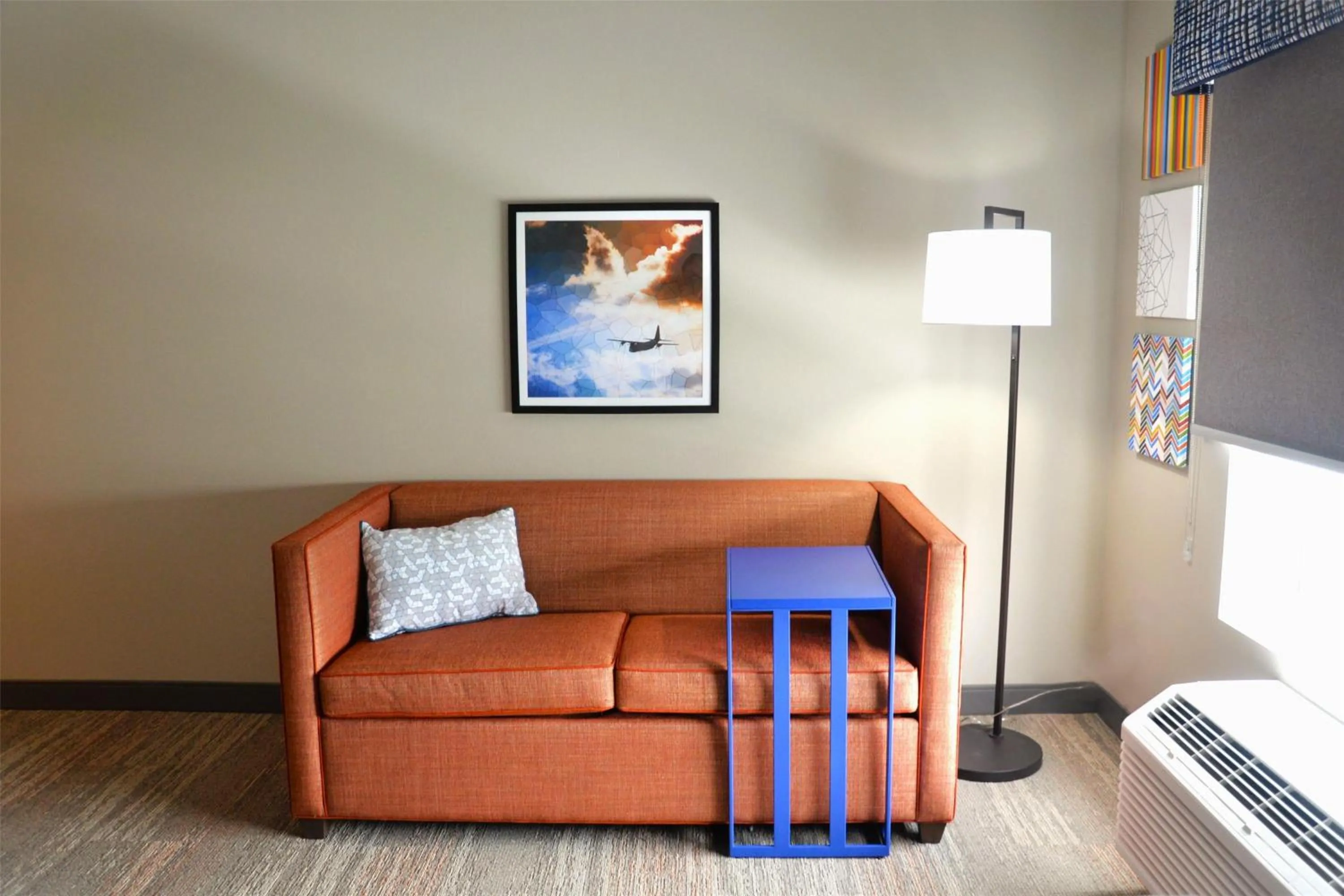 King Room with Microwave and Fridge in Hampton Inn Cabot