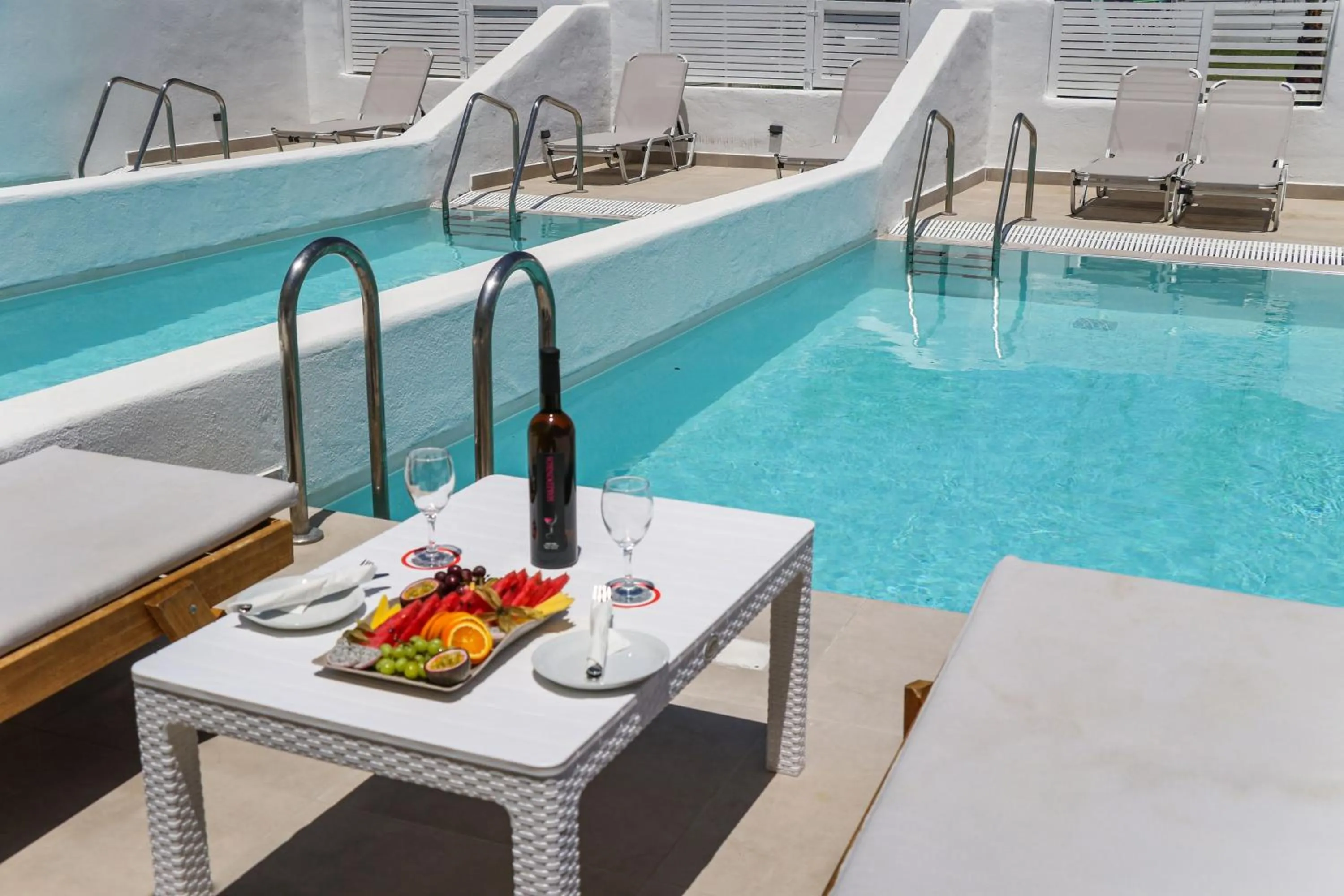 Junior Suite with Private Pool in Kamari Beach