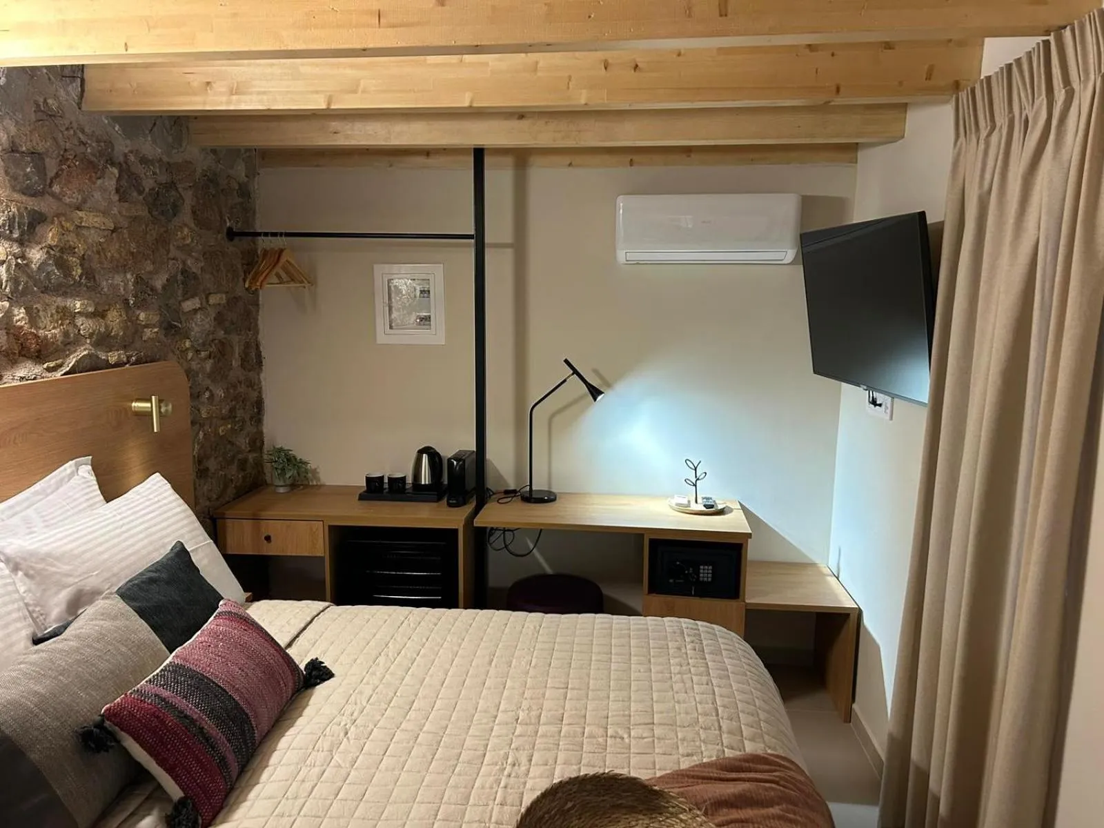 Standard Room in Living Yard Acropolis