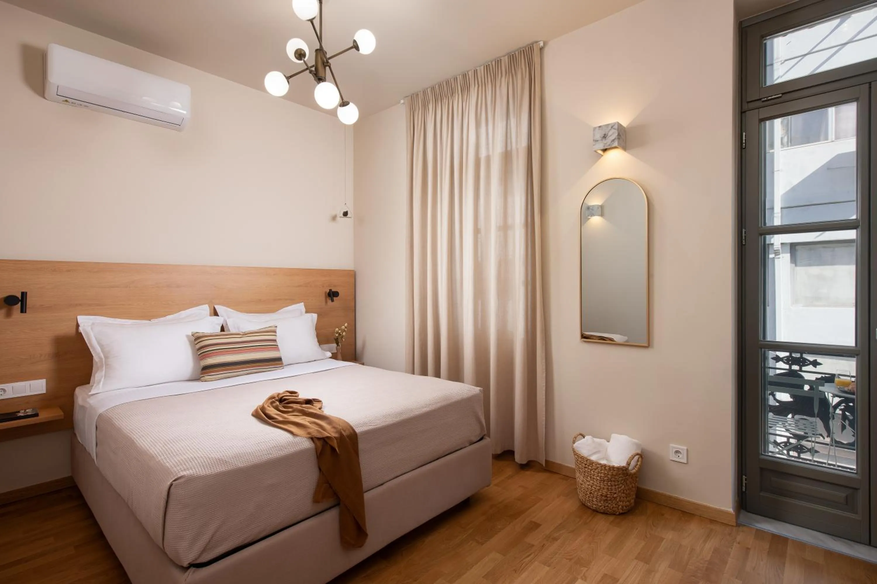 Standard Room with Balcony in Living Yard Acropolis