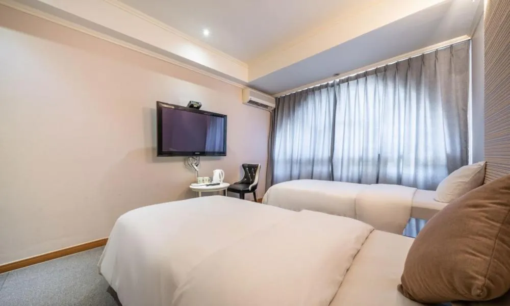 Deluxe Twin Room in Ansan Seowon Tourist Hotel