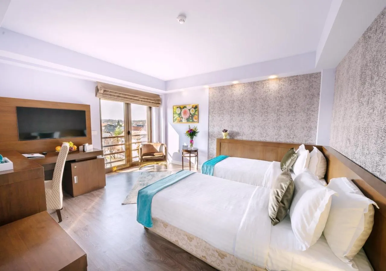 Twin Room in Phoenicia Comfort Hotel