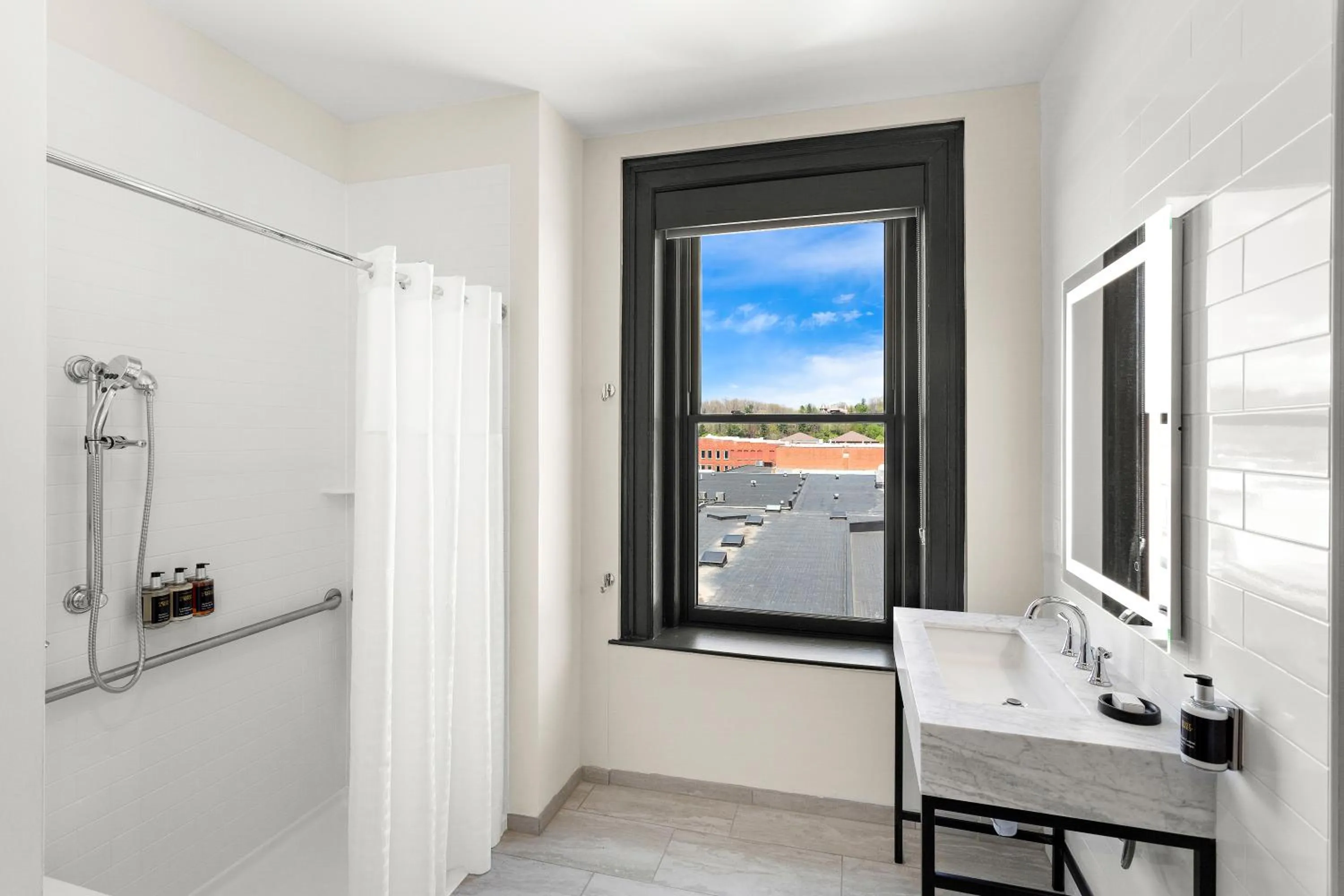 Queen Room with Tub - Disability Access/Non Smoking/Interior Hall in Tygart Hotel, an Ascend Collection Hotel