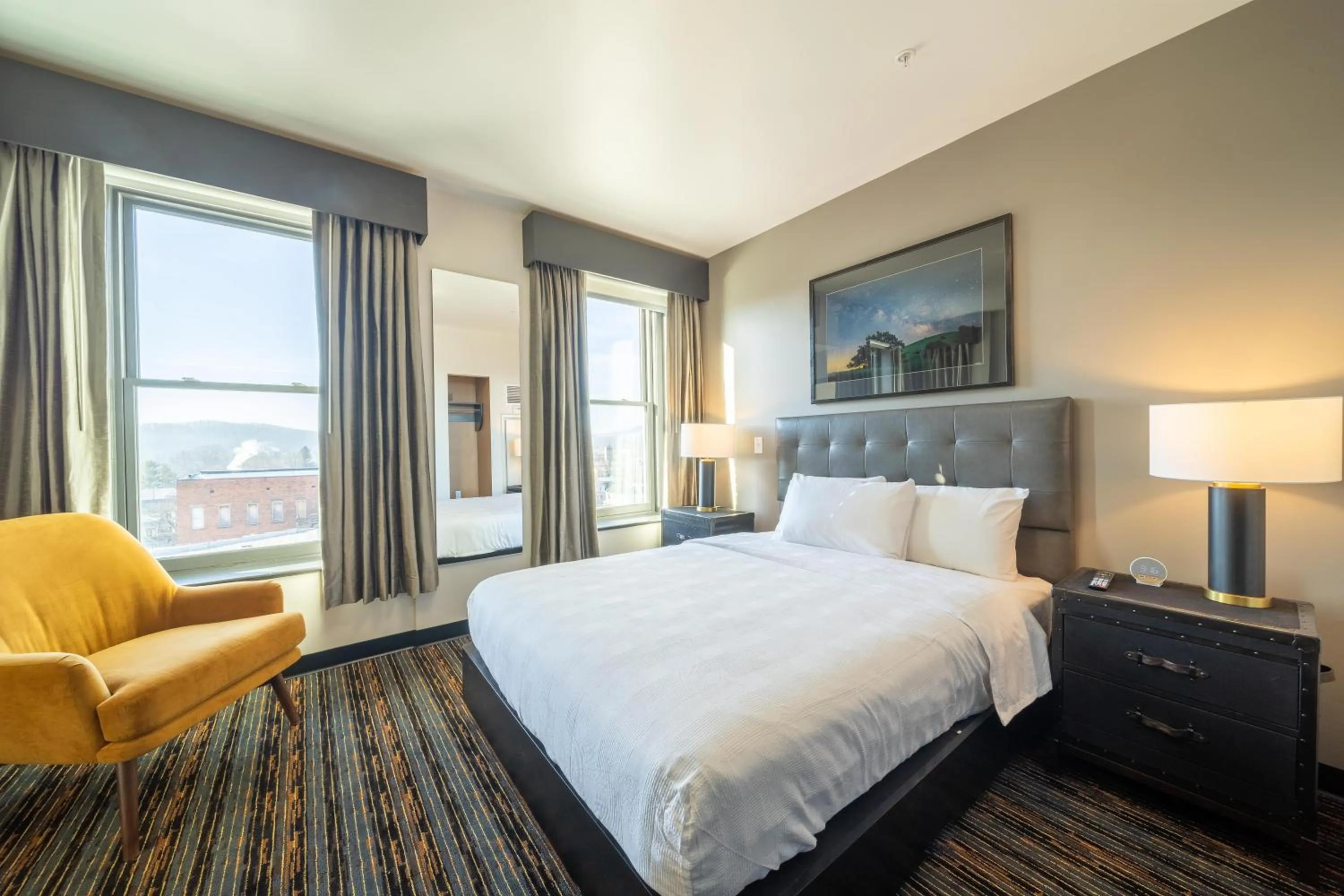 King Room with Mountain View - Non Smoking/Interior Hall in Tygart Hotel, an Ascend Collection Hotel