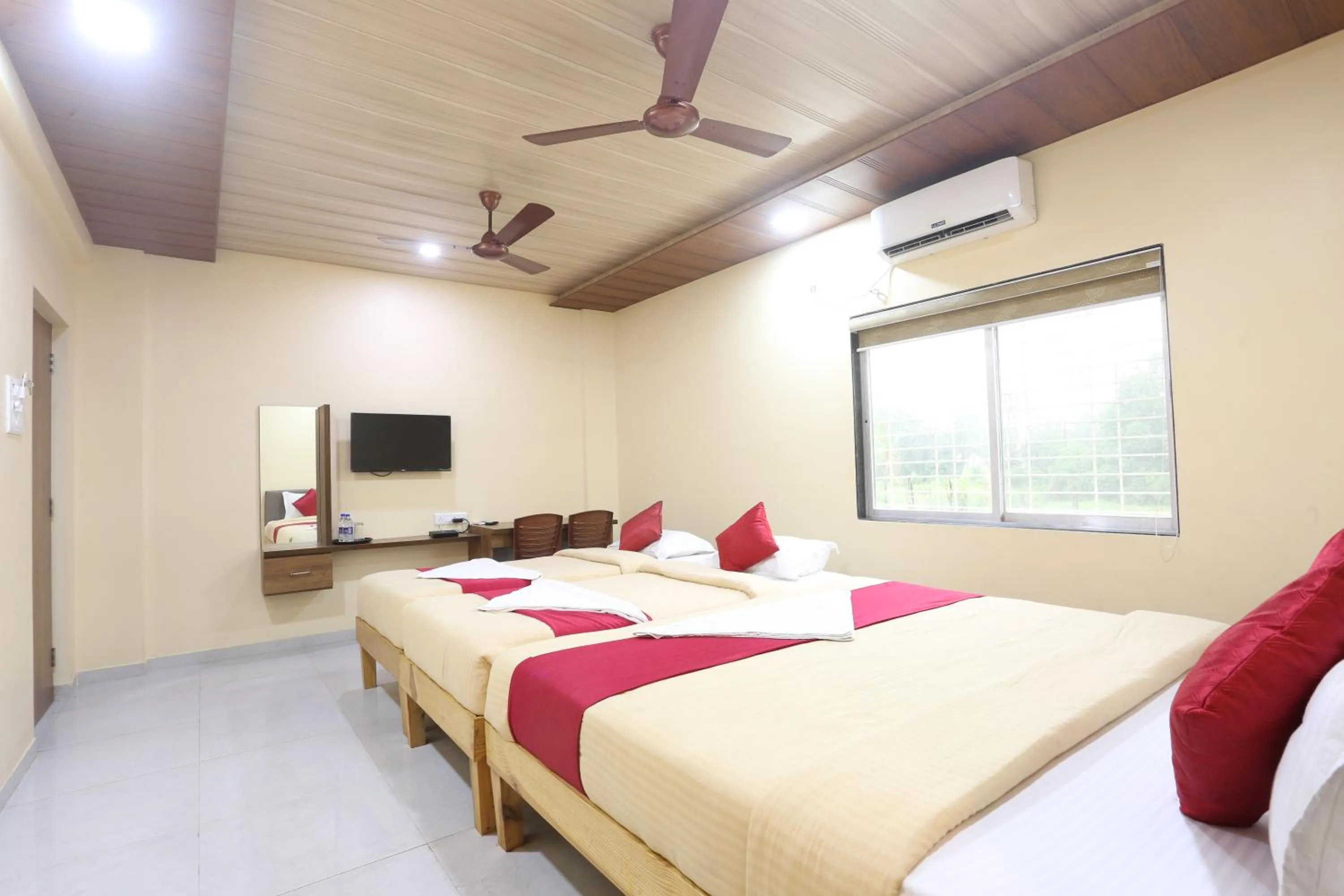 Deluxe Double Room with Extra Bed in Hotel Durva Palace