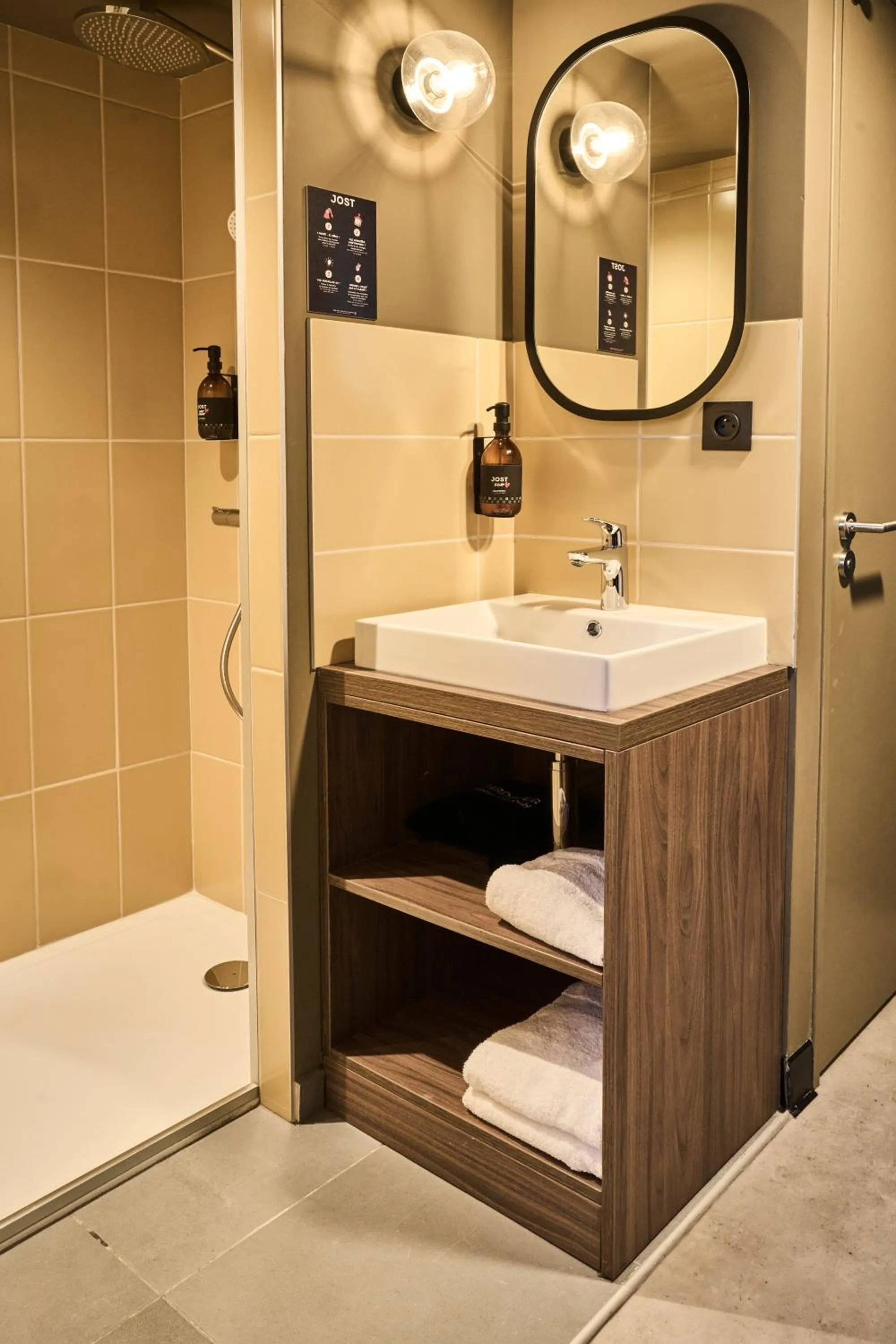 JOST MEZZANINE - Double Room with Mezzanine in JOST Hôtel Lille Centre