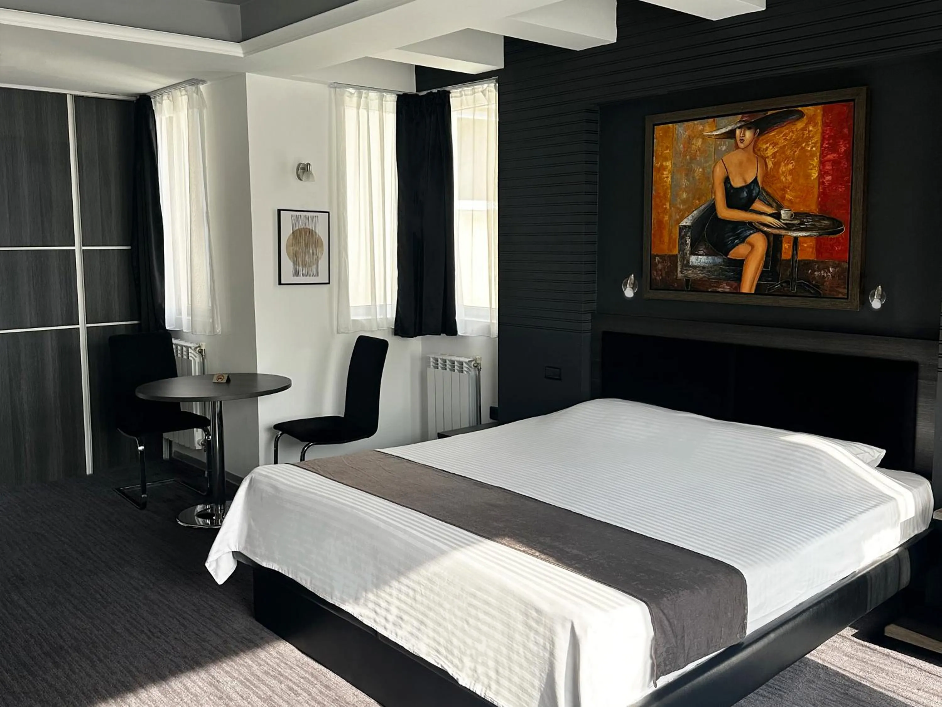 Deluxe Double Room in Sienna Apartments