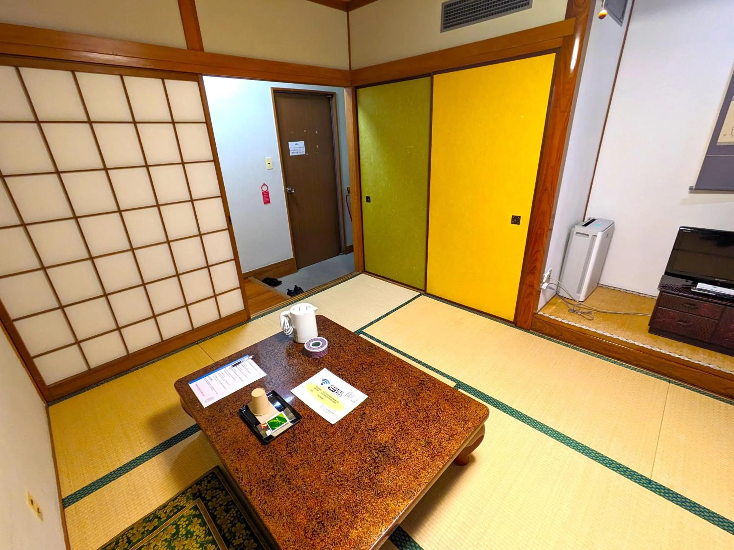 Japanese-Style Room in KULABO Taishokan