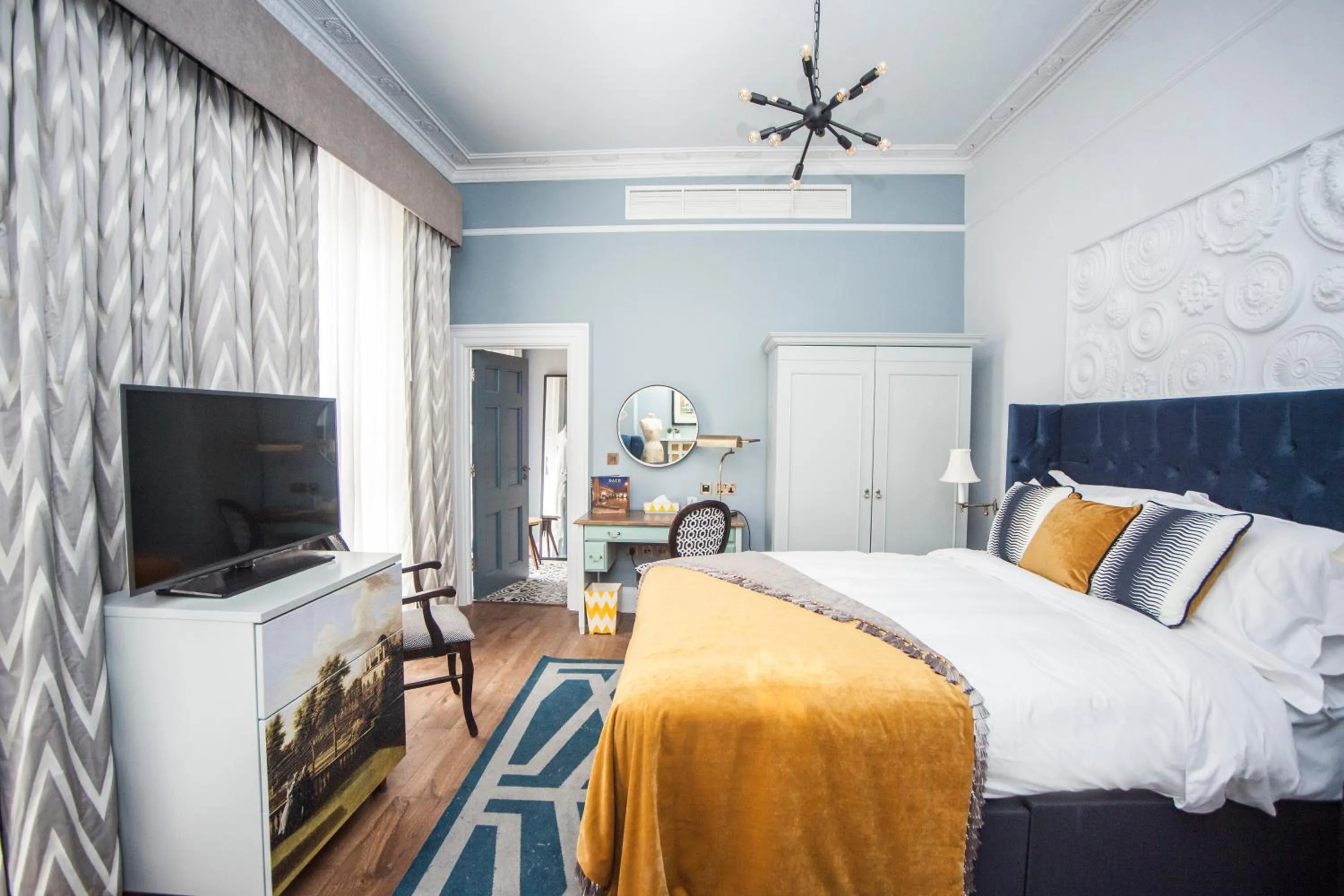 Premium King Room with Separate Bath in Hotel Indigo - Bath by IHG