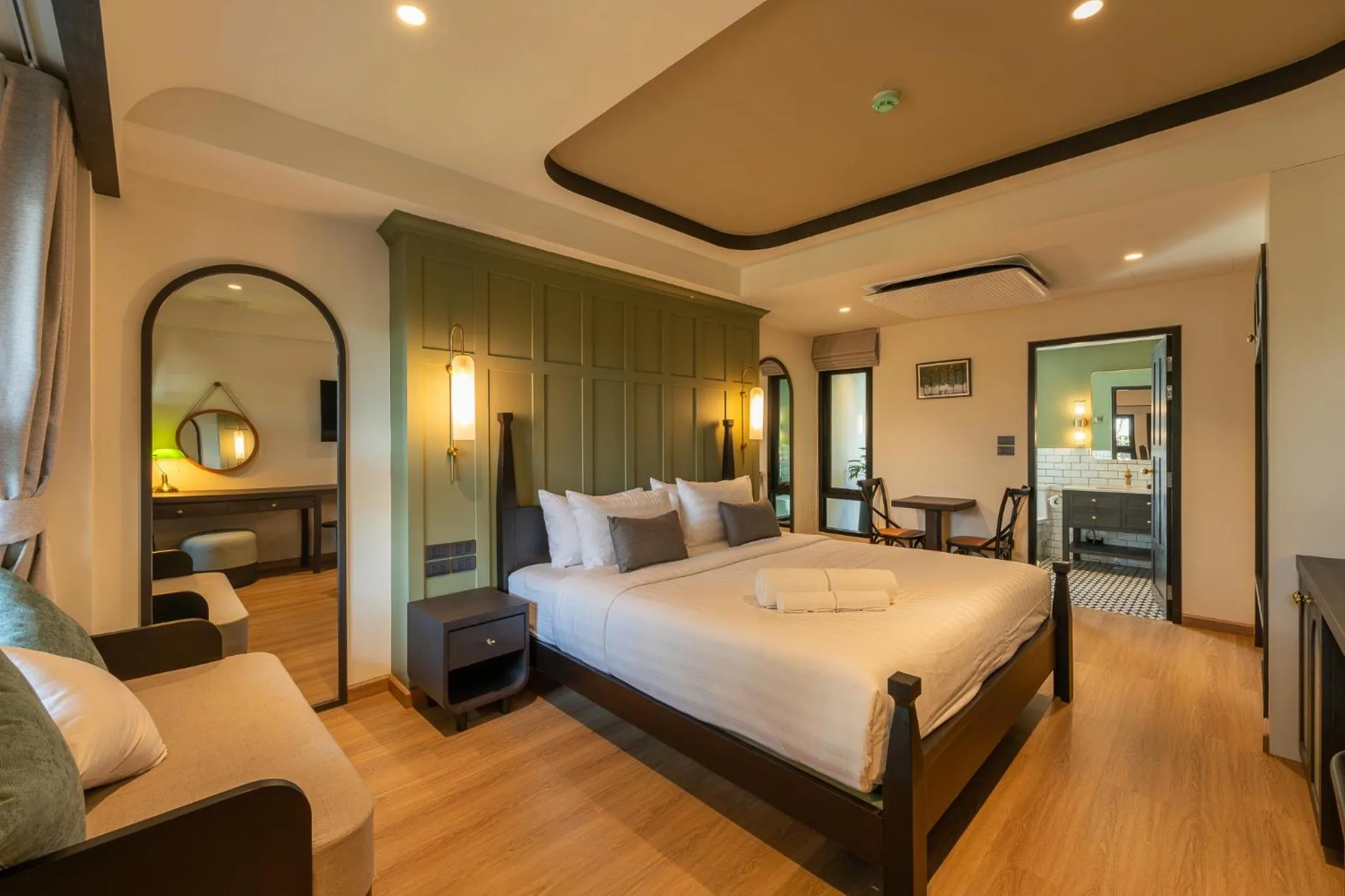 Superior Double Room in Shamrock Chiangmai Hotel-Adult Only