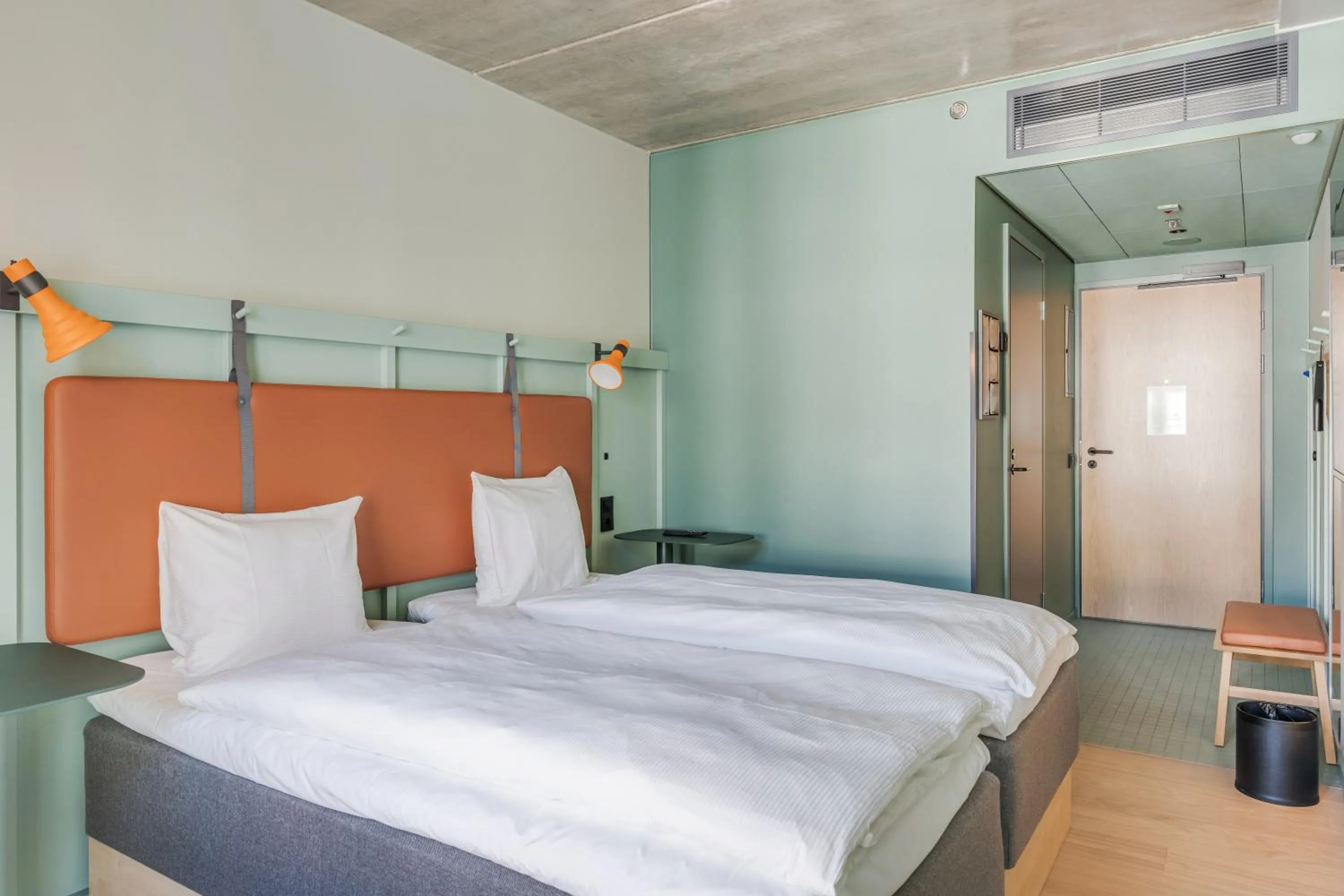 Standard Twin Room in Comfort Hotel Helsinki Airport