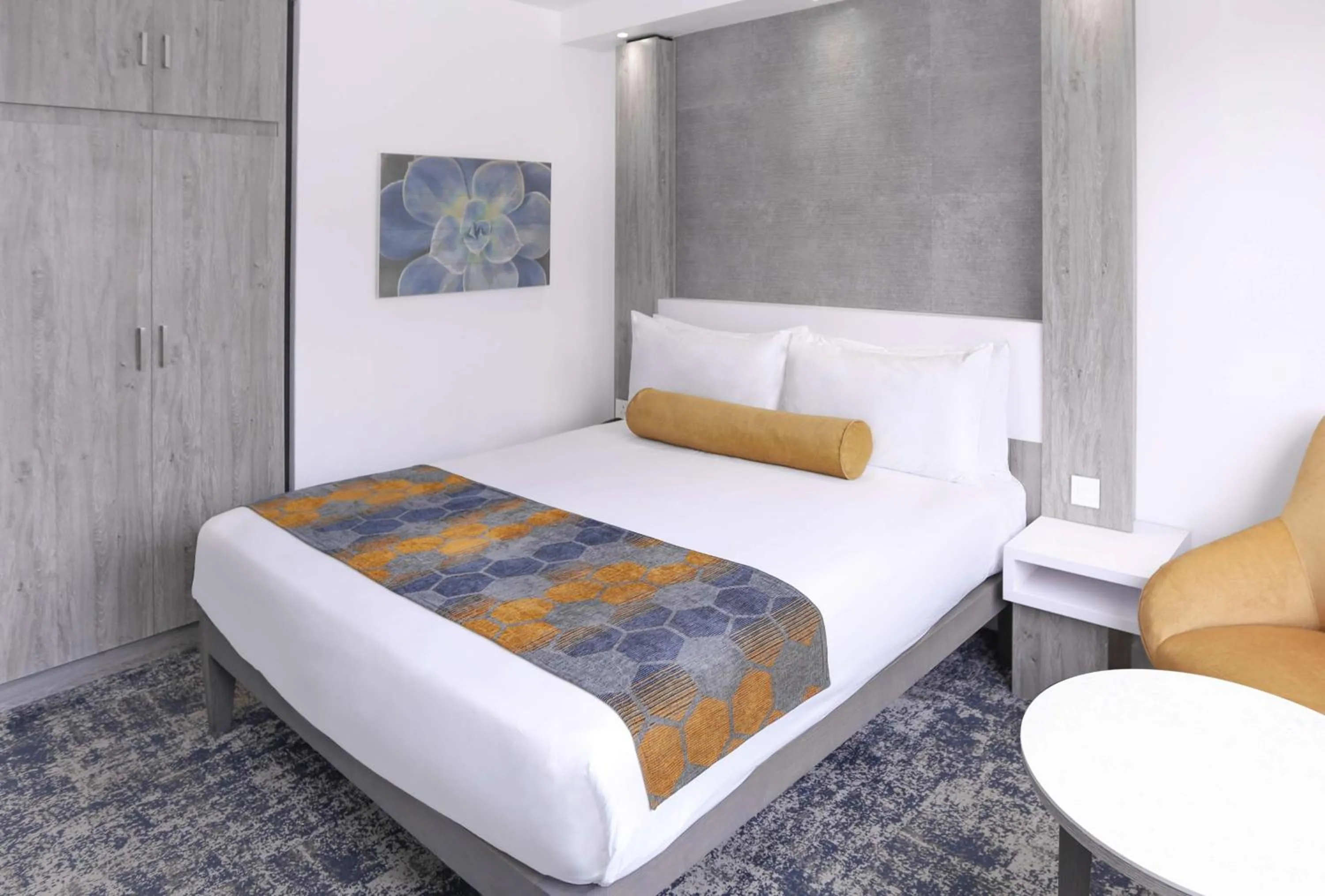 Standard King Room - Smoking  in Garden Court Mthatha