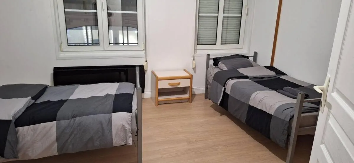 Two-Bedroom Deluxe Apartment in hôtel- restaurant le Saint Quentin