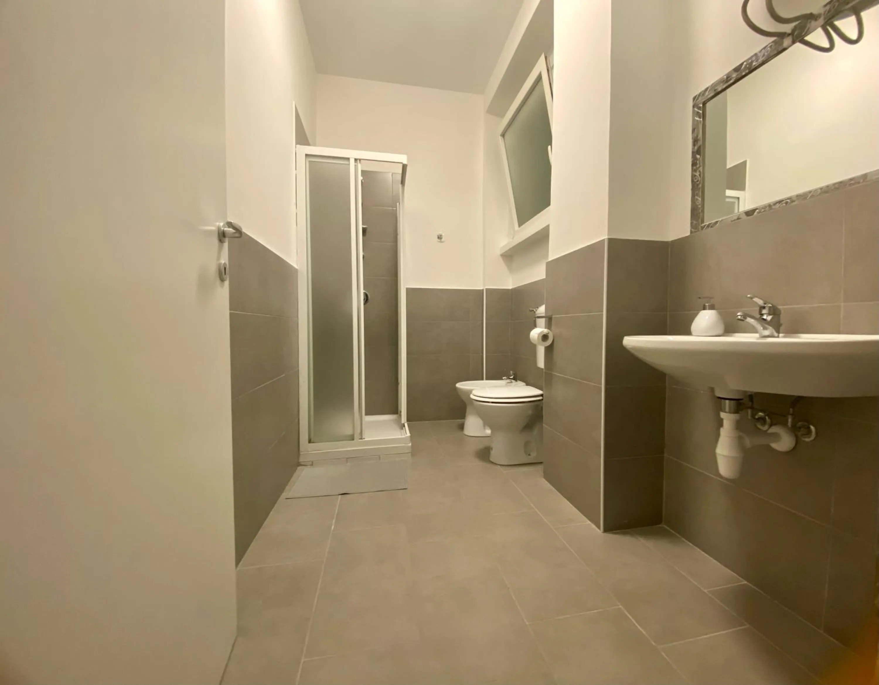 Double Room with Private Bathroom in Guest House Pirelli Milano