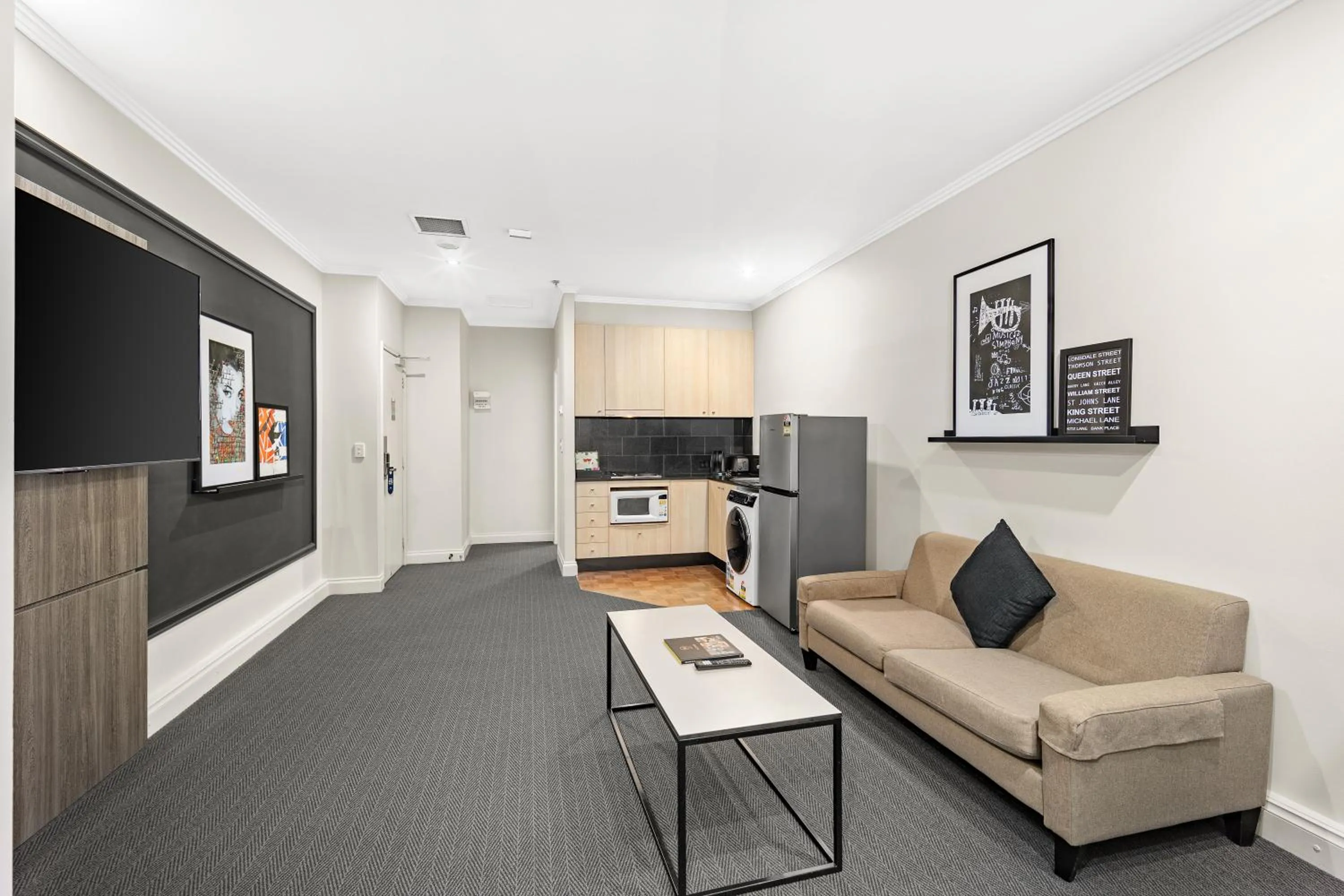 Family One-Bedroom Apartment in Melbourne City Suites