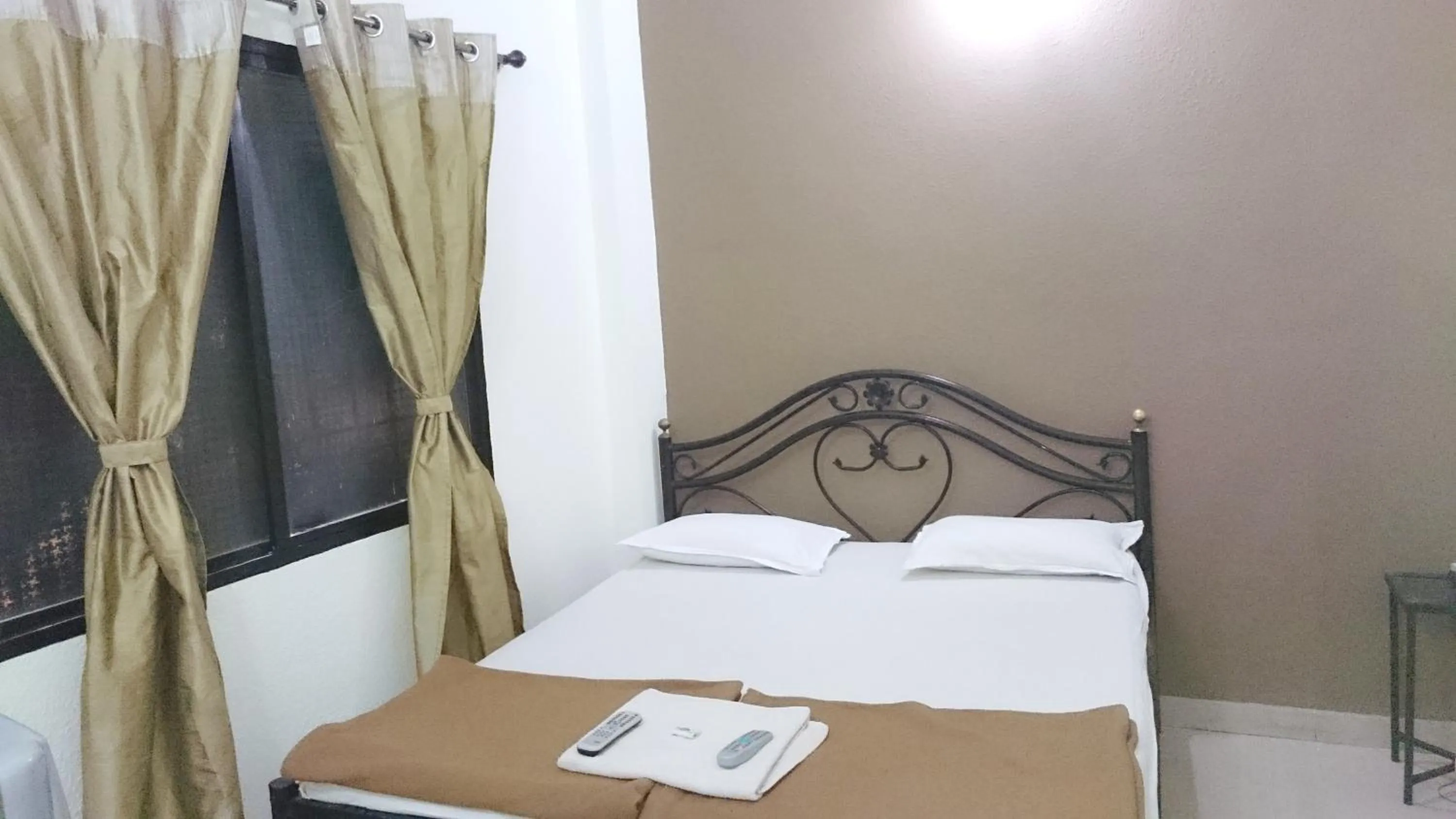 Standard Double Room with Fan in Hotel Preetam Aurangabad