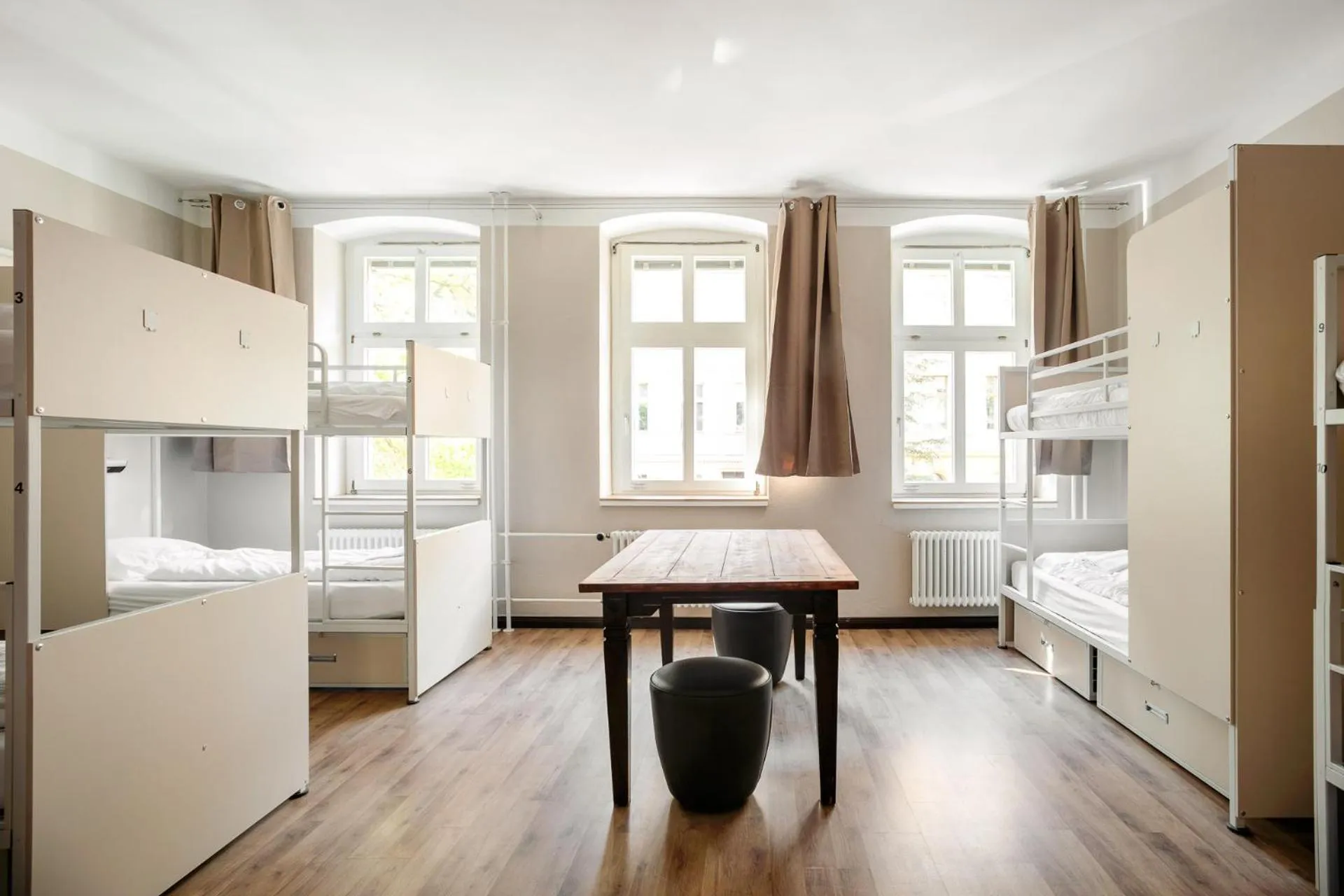 Bed in 10-Bed Mixed Dormitory Room in EastSeven Berlin Hostel