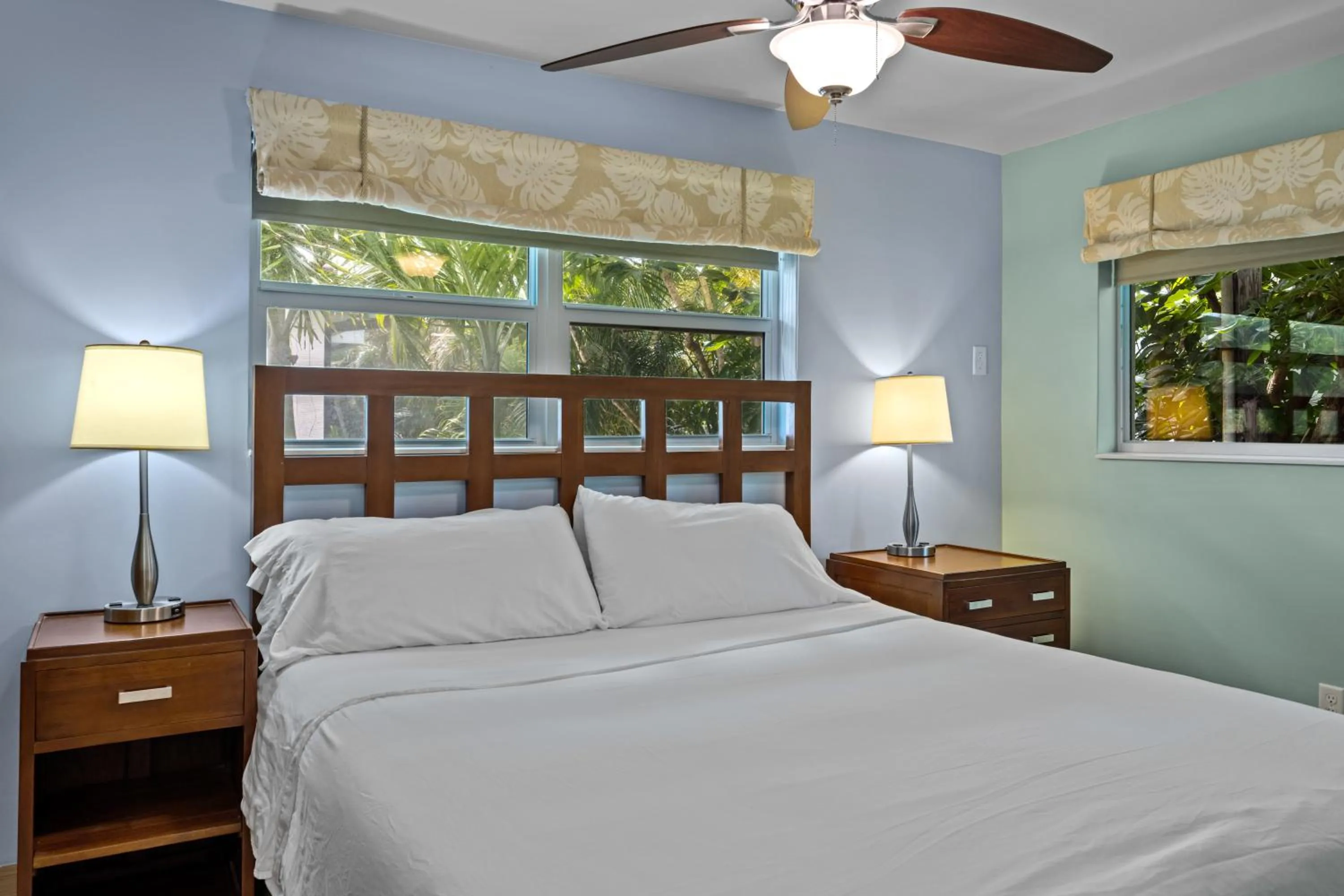 Two-Bedroom Apartment in Sun Dek Beach House