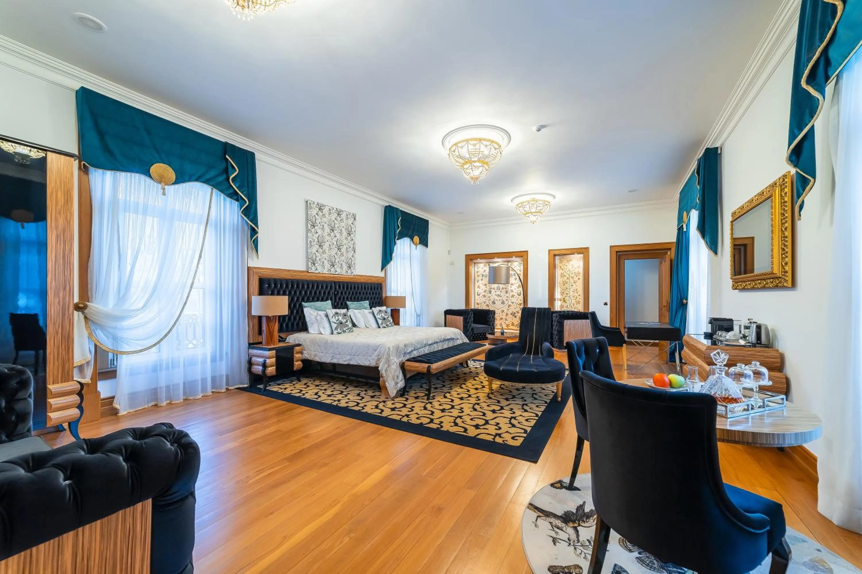 Suite with Mountain View in Sintra Marmoris Palace