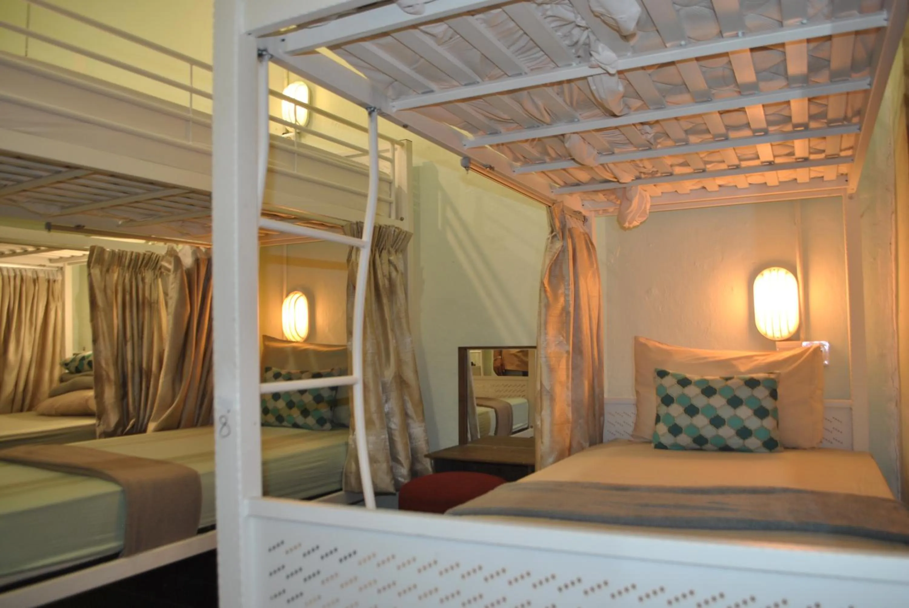 Bunk Bed in Mixed Dormitory Room in Rope Walk Guest House