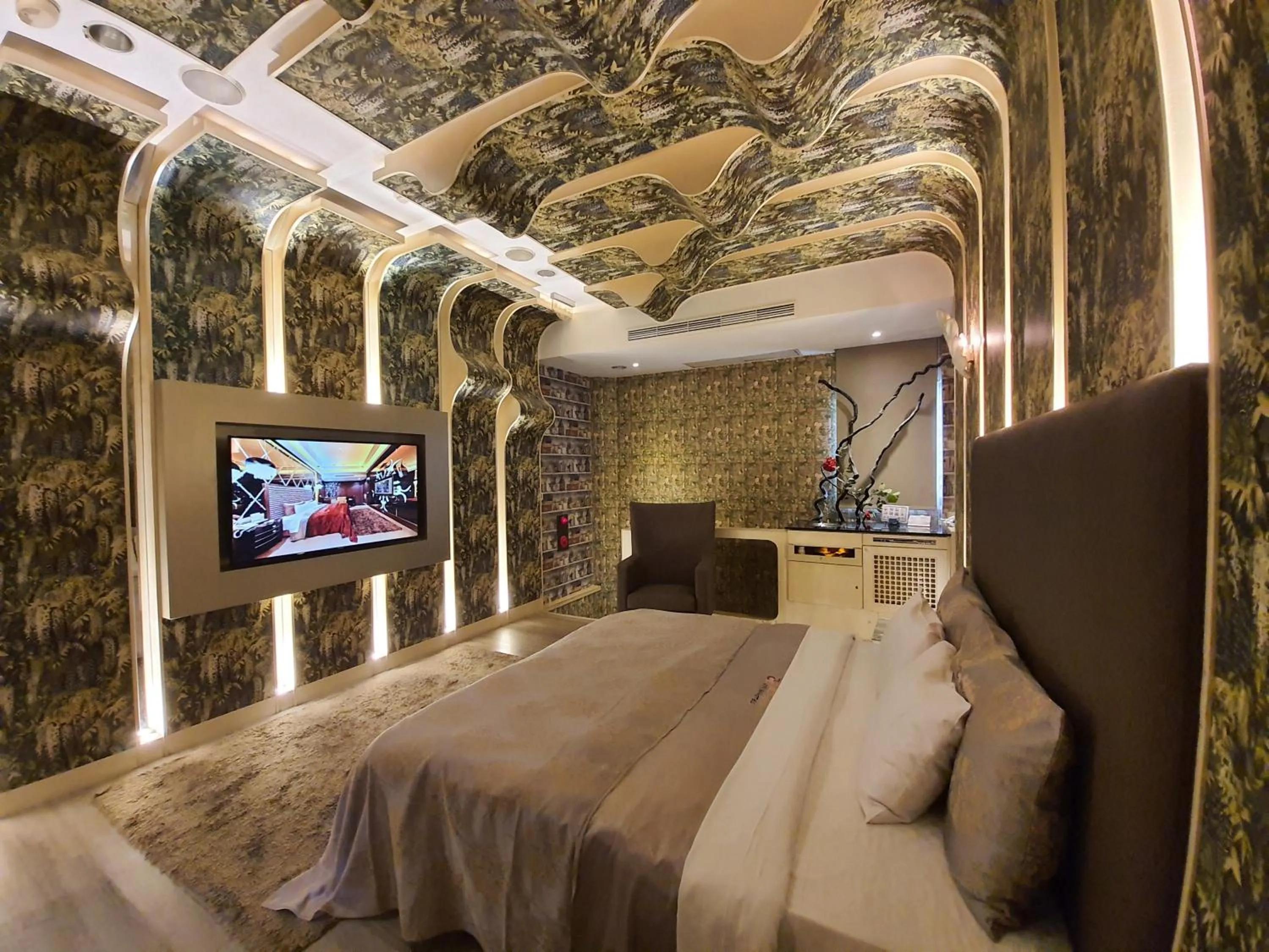 Superior Double Room - (Check-In After 21:00) in Jinsha Motel