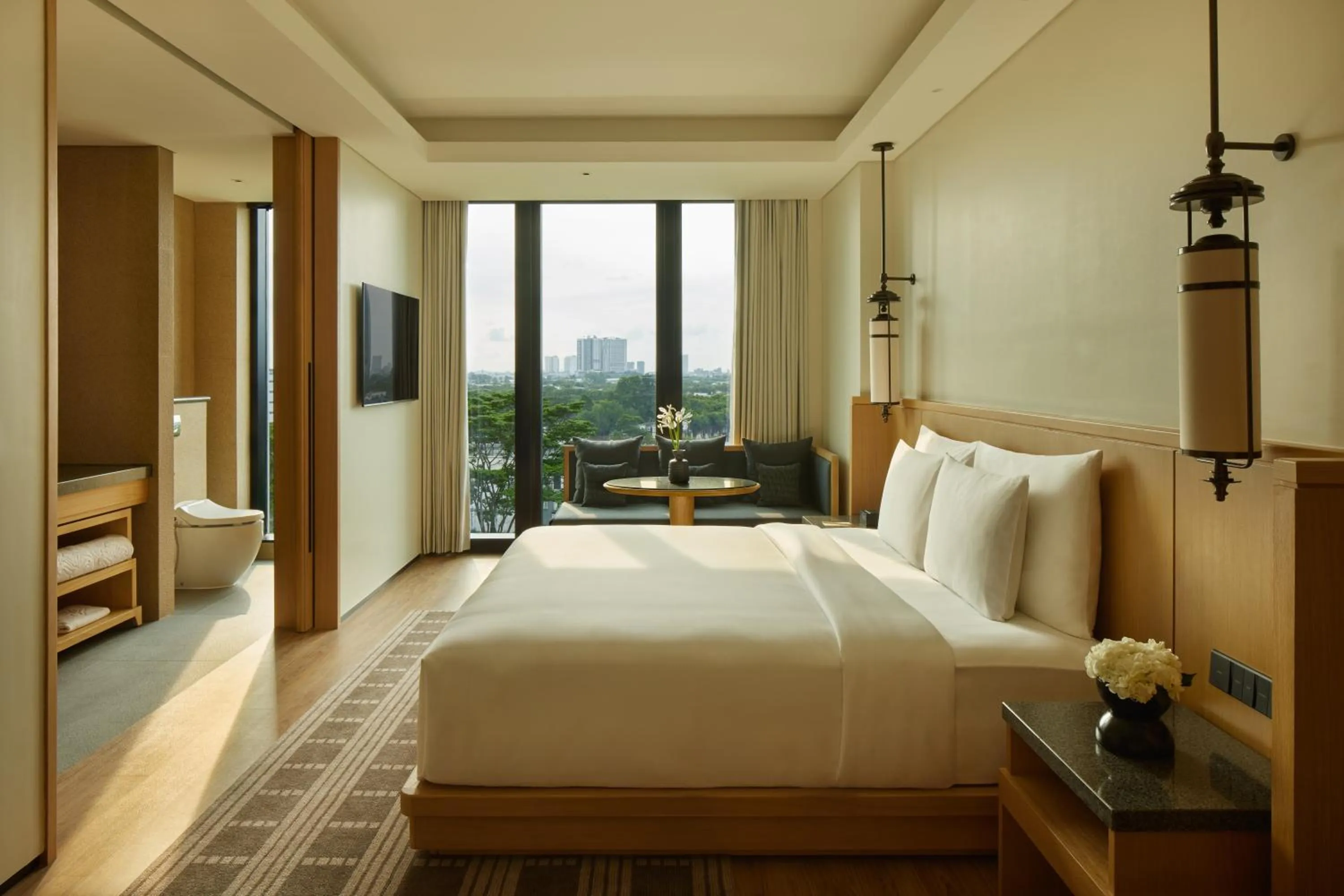 Deluxe King Room - single occupancy in Hotel Tentrem Jakarta