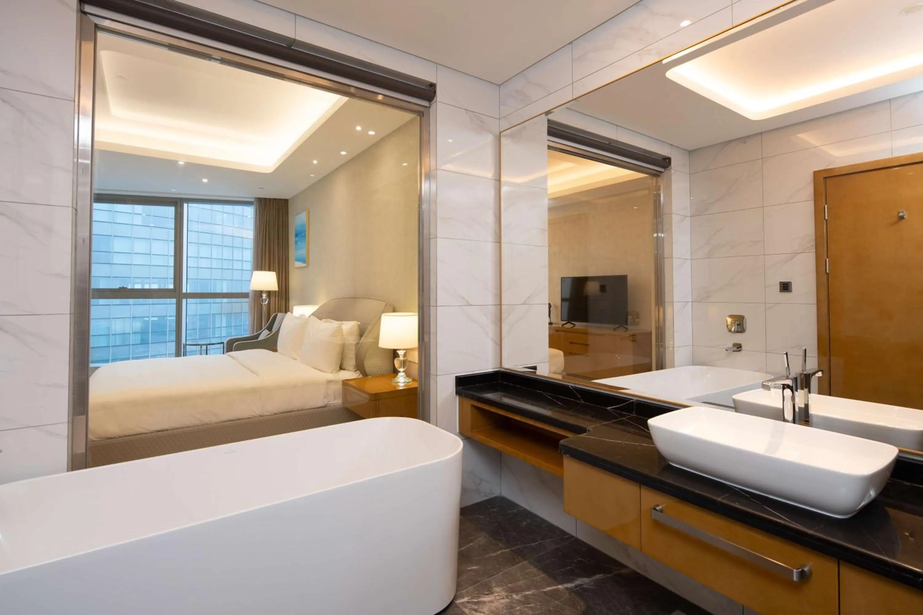 King Guest Room in Hilton Brazzaville Les Tours Jumelles Hotel & Residences