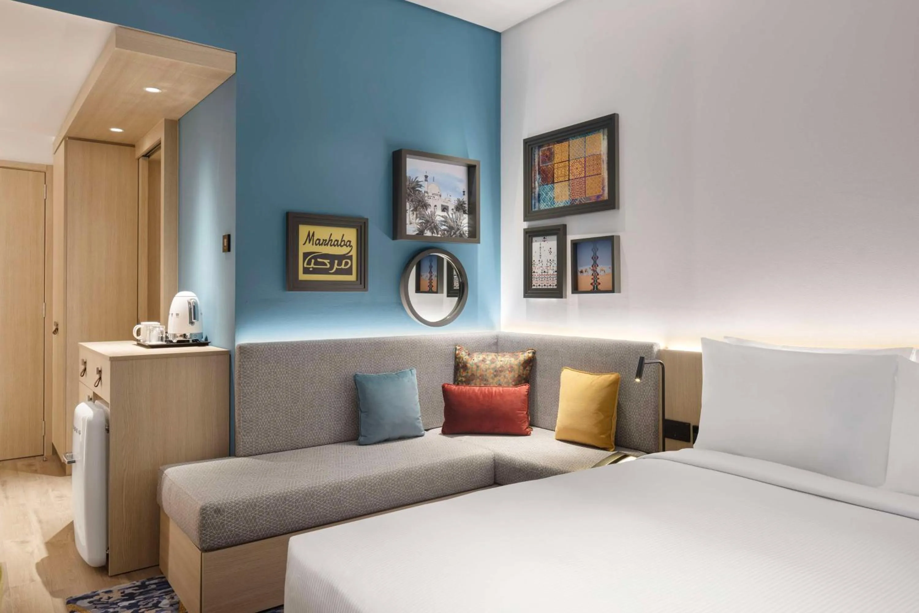 Queen Room with Sofa Bed - Non-Smoking in Hampton By Hilton Kuwait Salmiya