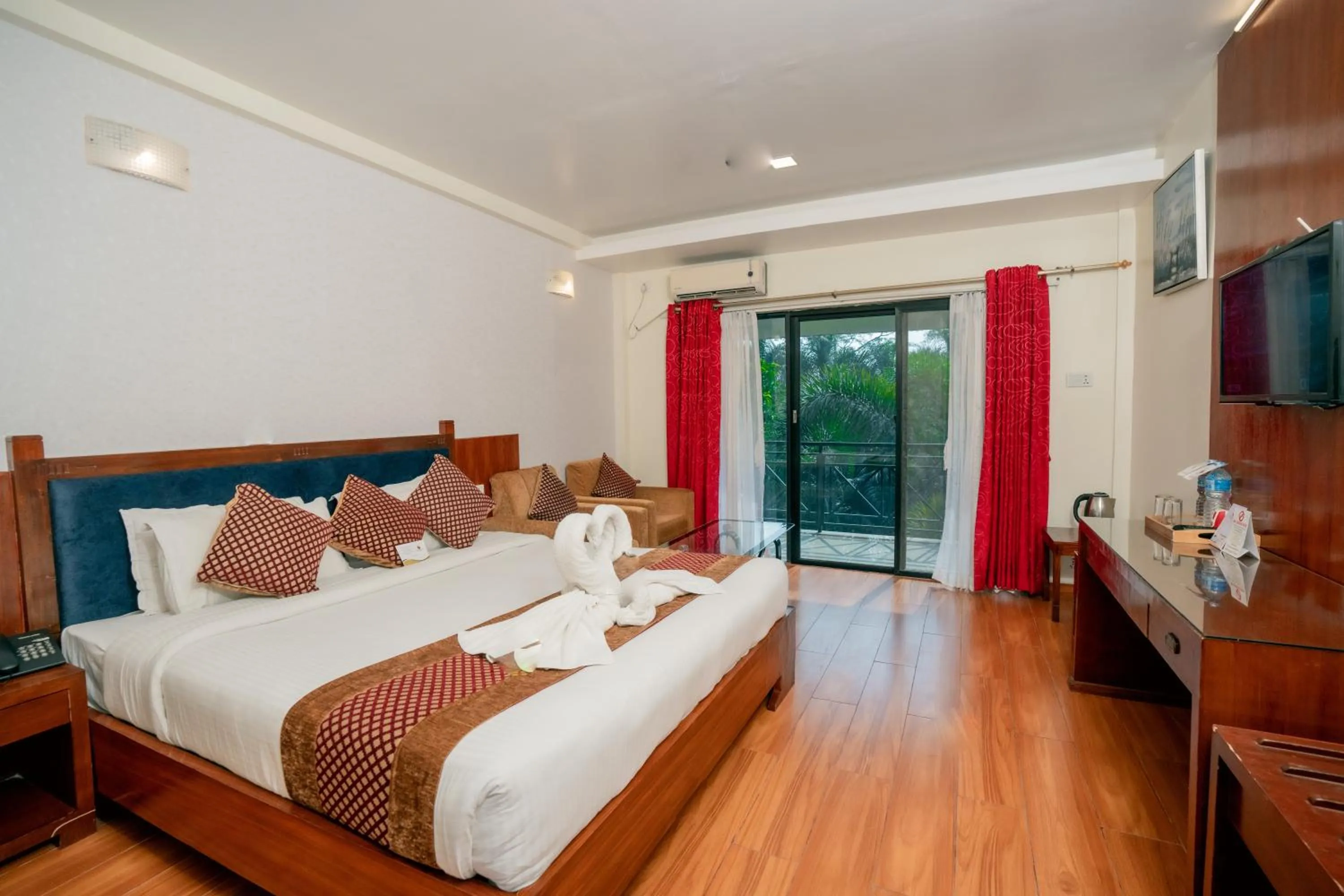 Deluxe Double Room in Hotel Jungle Crown