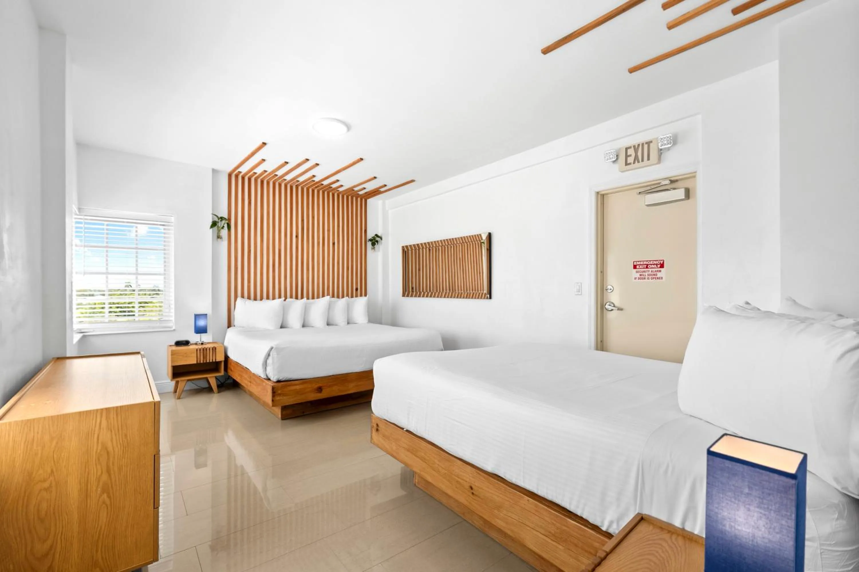 Premium Corner One-Bedroom Suite with Kitchen in Hotel Belleza