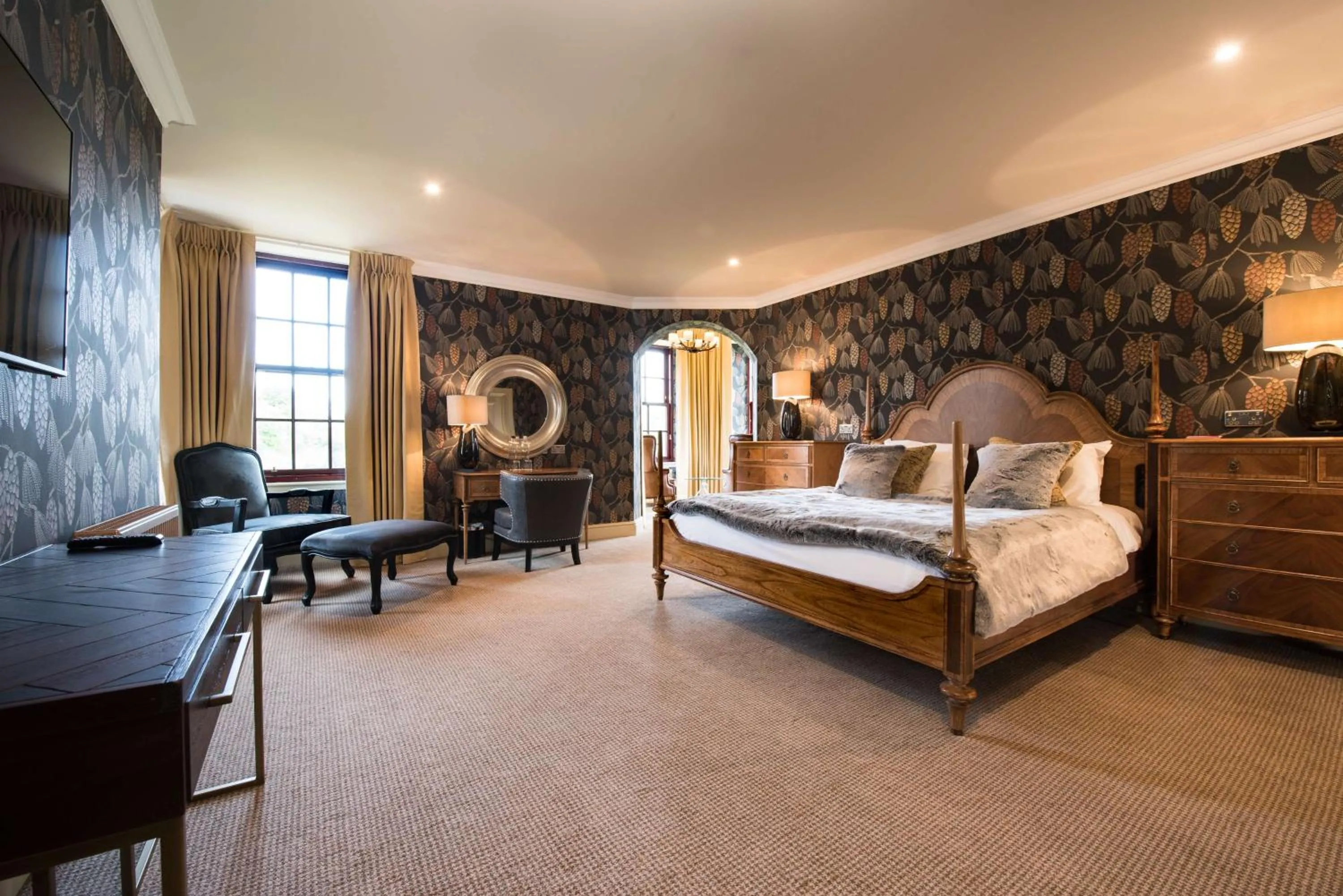 Royal Suite with Kitchenette in Gleddoch Golf & Spa Resort