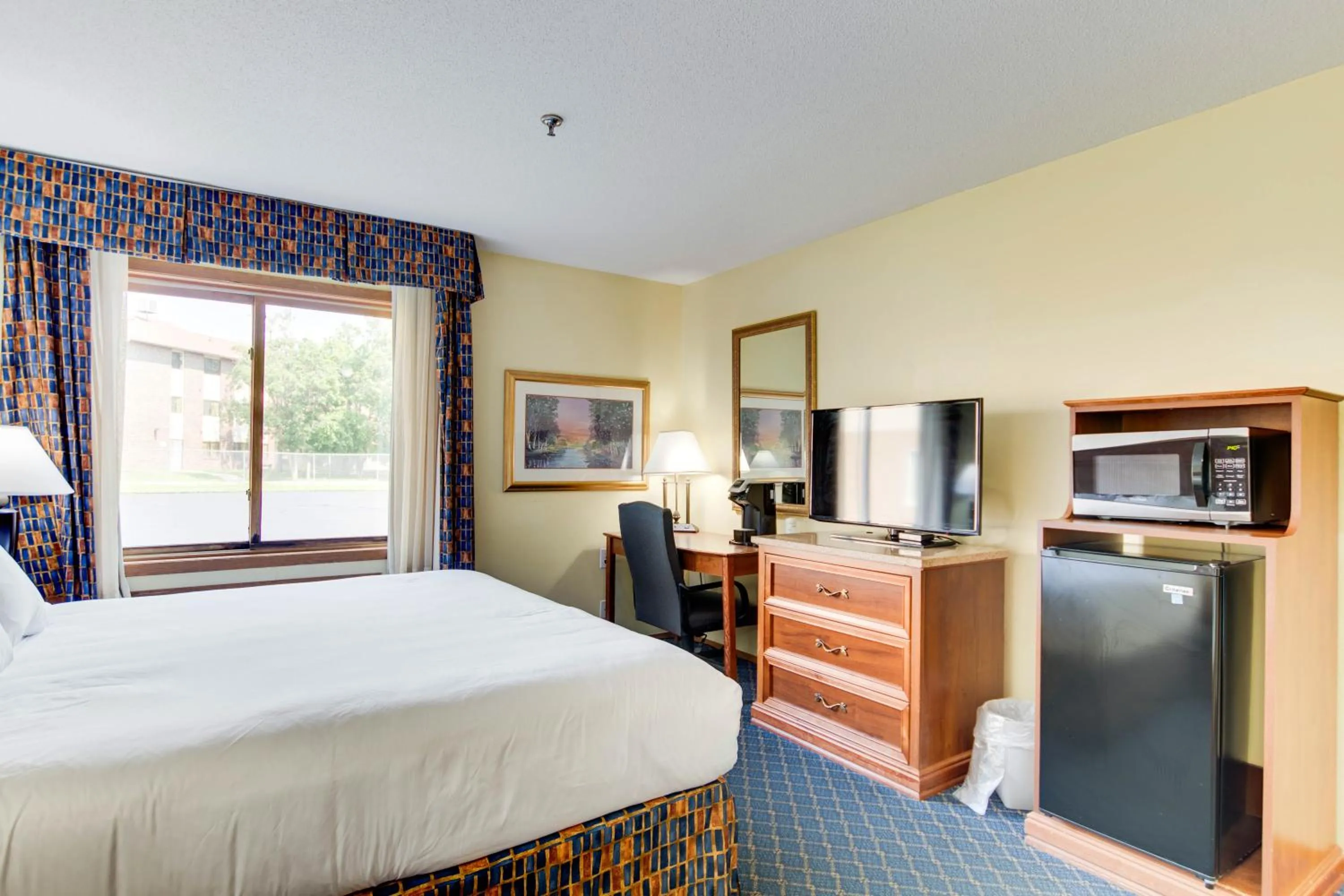 Standard Queen Room in Hotel Bemidji