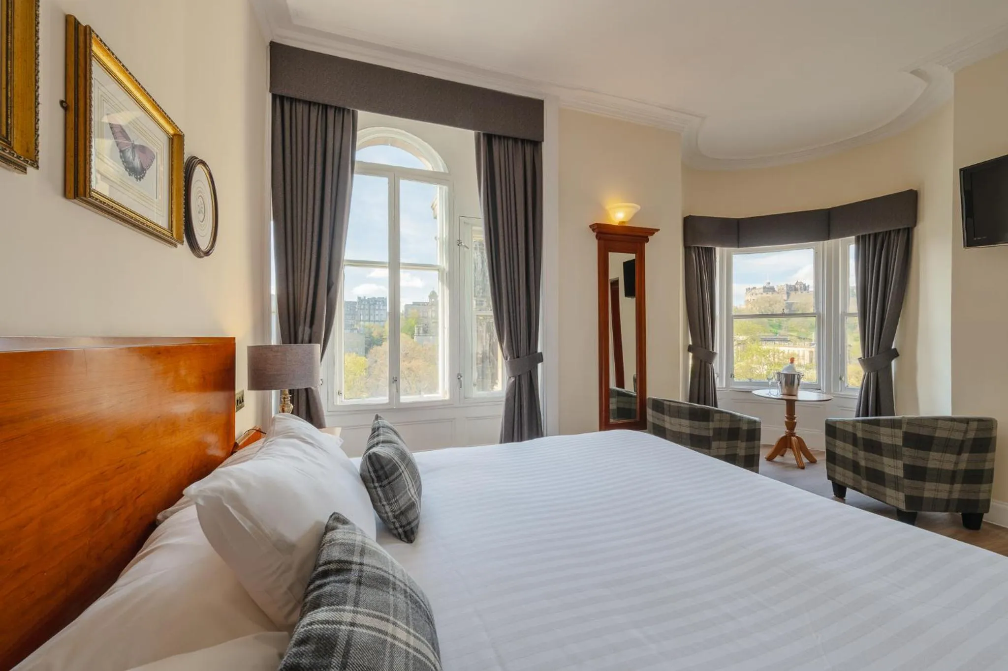 Superior Double Room in Old Waverley Hotel