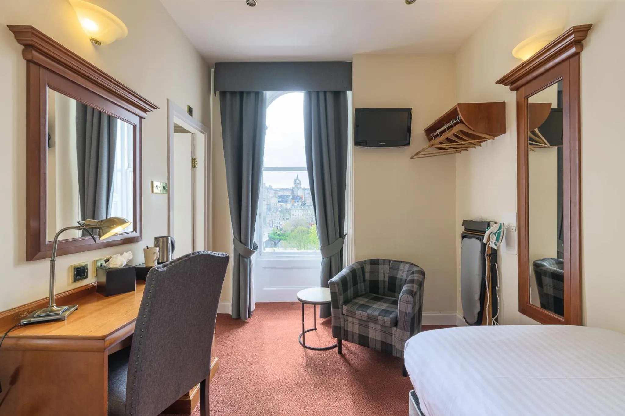 Single Room in Old Waverley Hotel