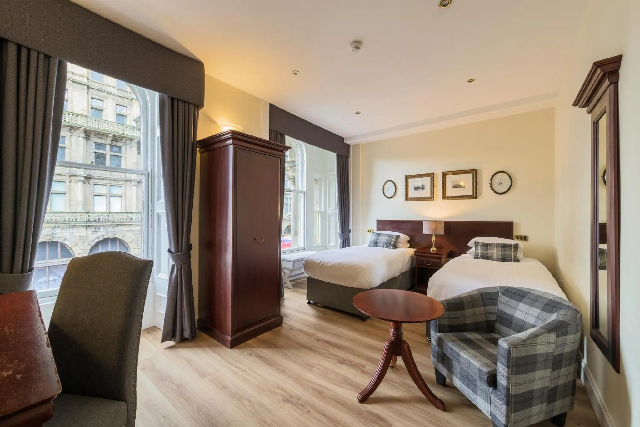 Standard Twin Room in Old Waverley Hotel