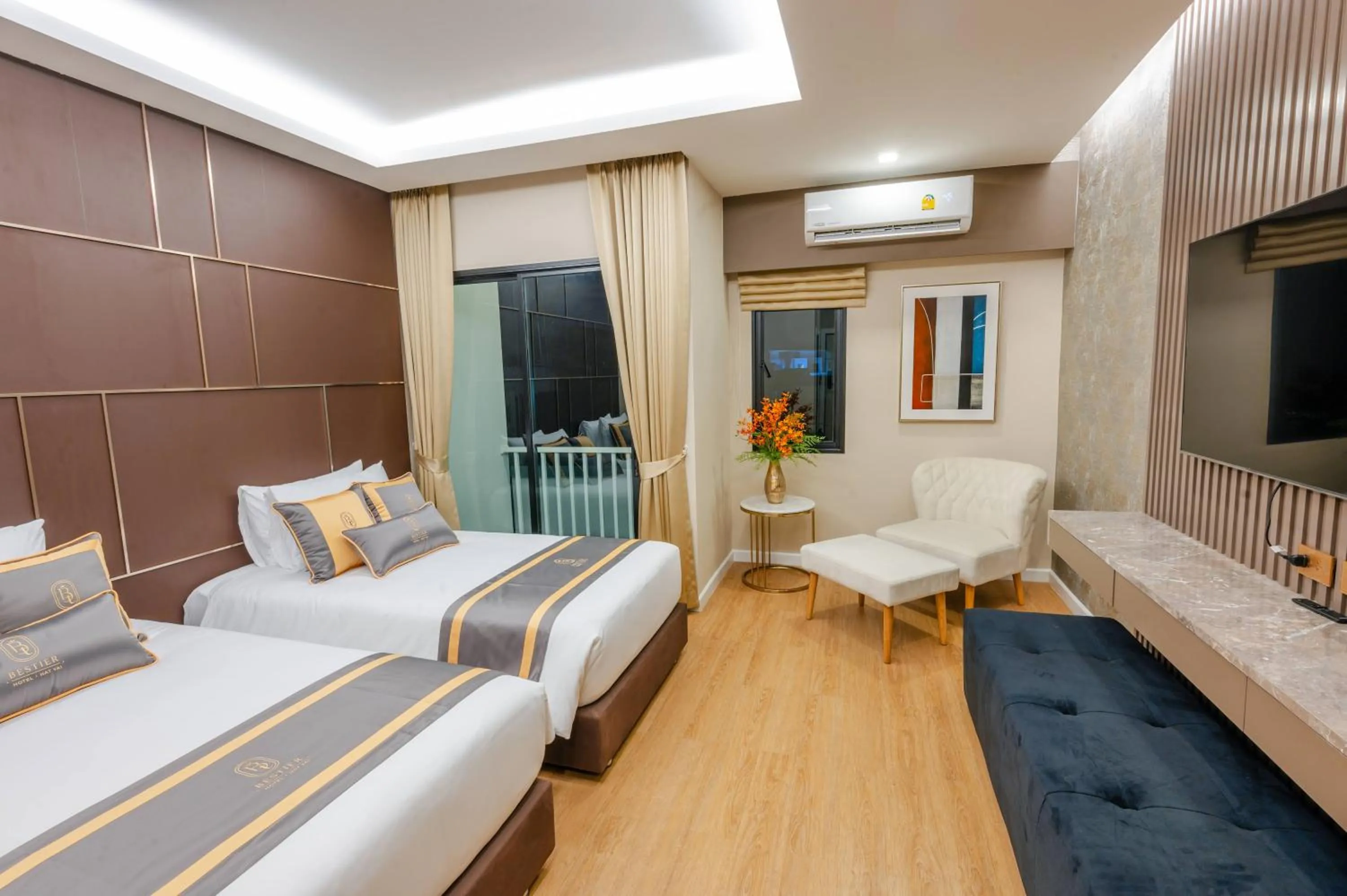 Deluxe Twin Room in Bestier Hotel Hatyai