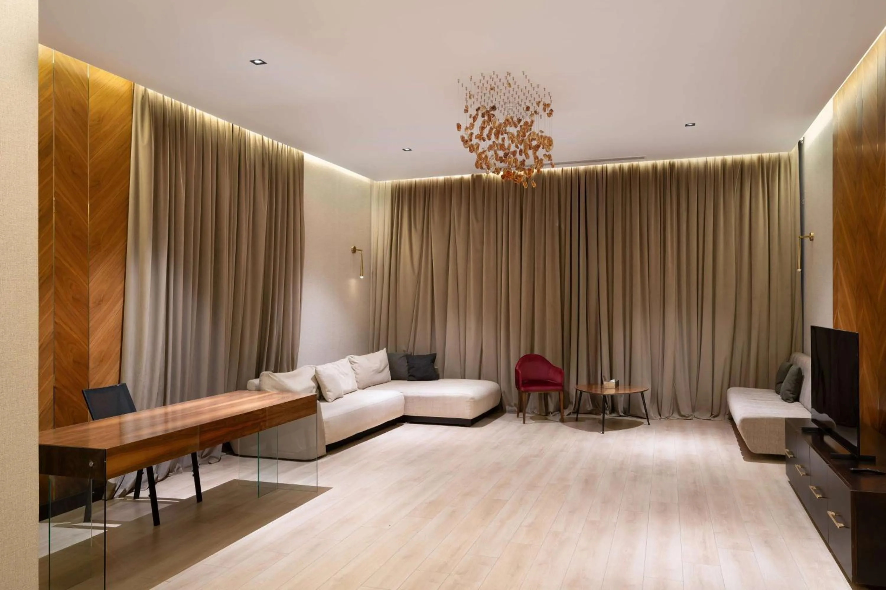 King Suite in Ramada Hotel & Suites by Wyndham Erbil 32 Park