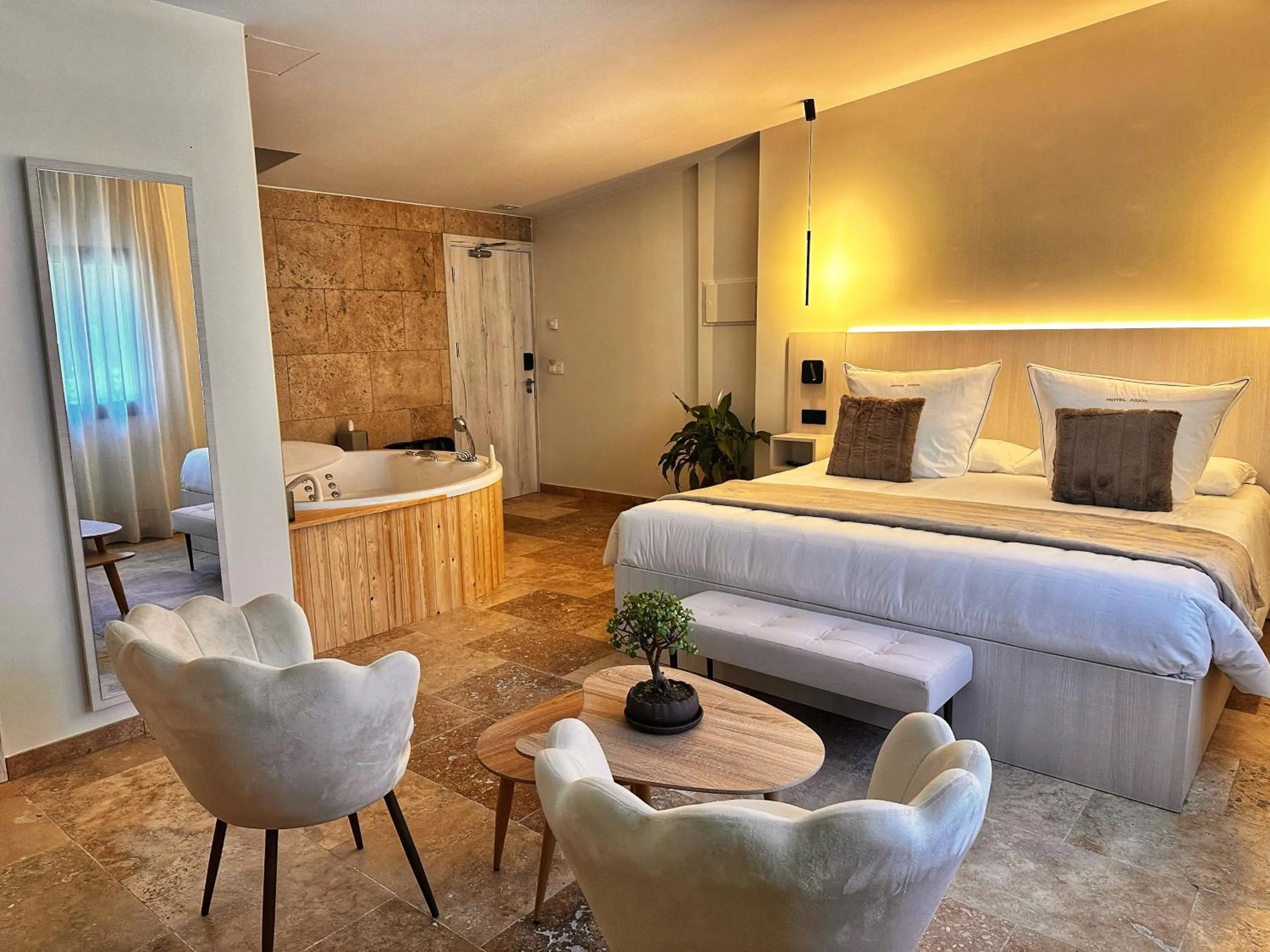 Superior Suite in Boutique Hotel Comtal Empuries