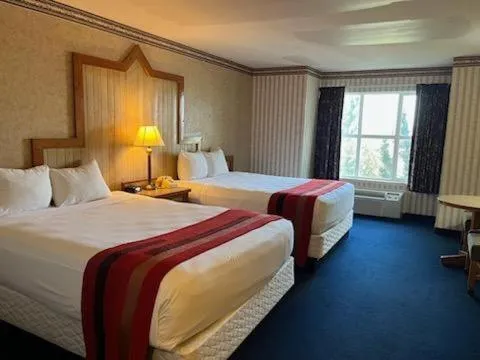 Horseshu Hotel Two Queen Smoking - Across the Street from Cactus Petes Resort Casino (No Resort Fee) in Cactus Petes Resort & Horseshu Hotel