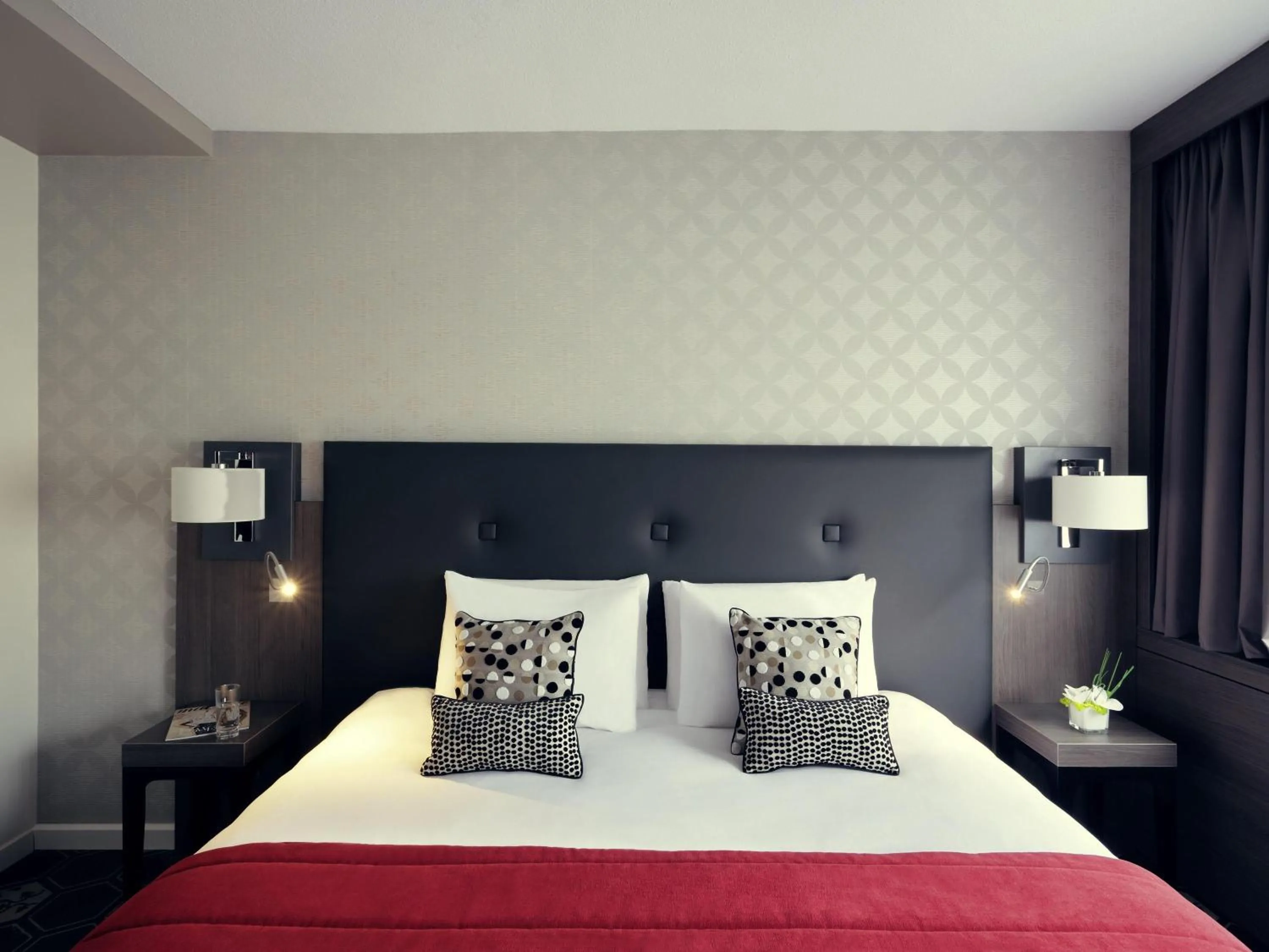 Suite with One Double Bed and Sofa Bed in Mercure Orange Centre A7/A9