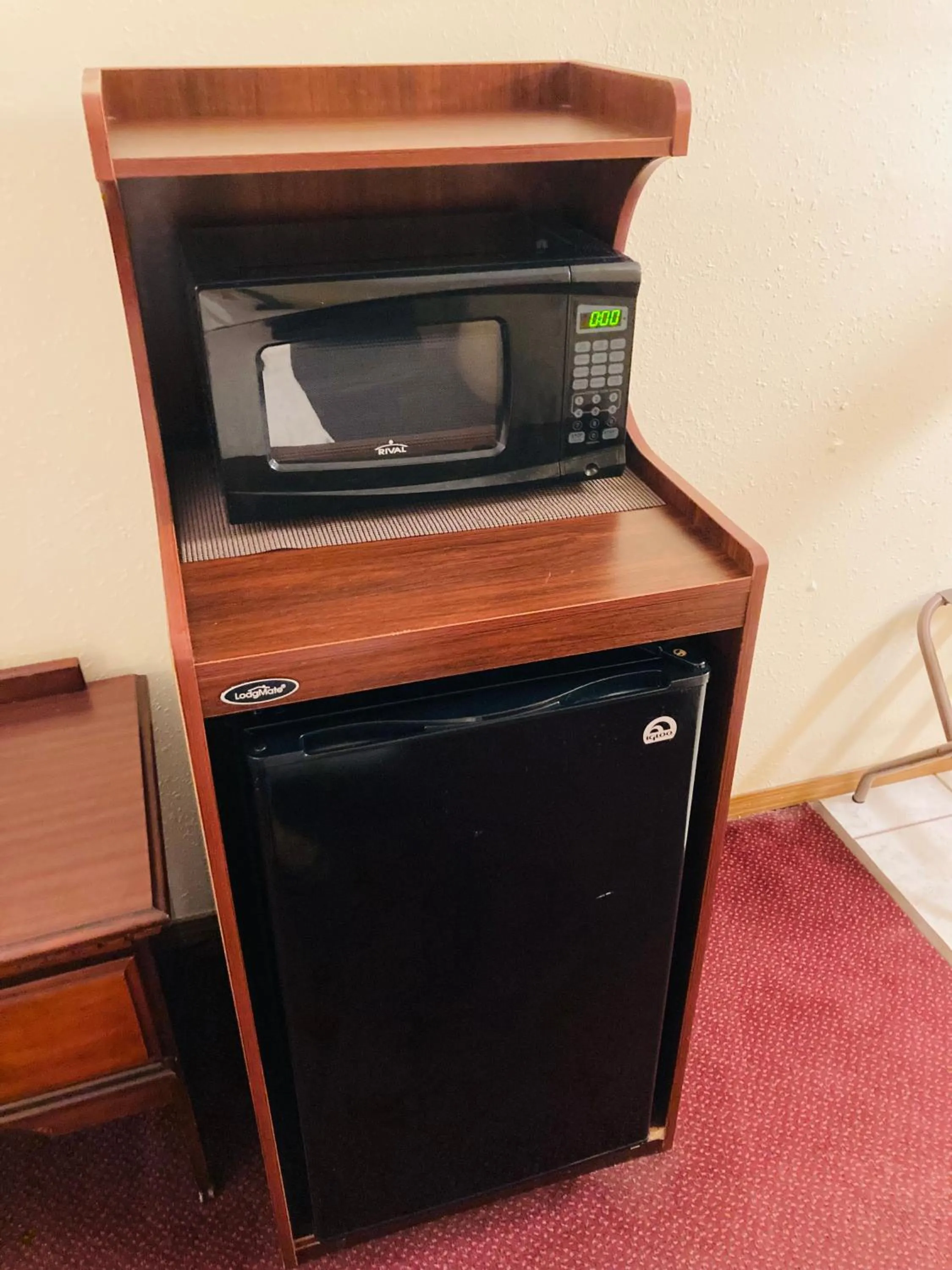 Queen Room with Two Queen Beds in Honeysuckle Inn